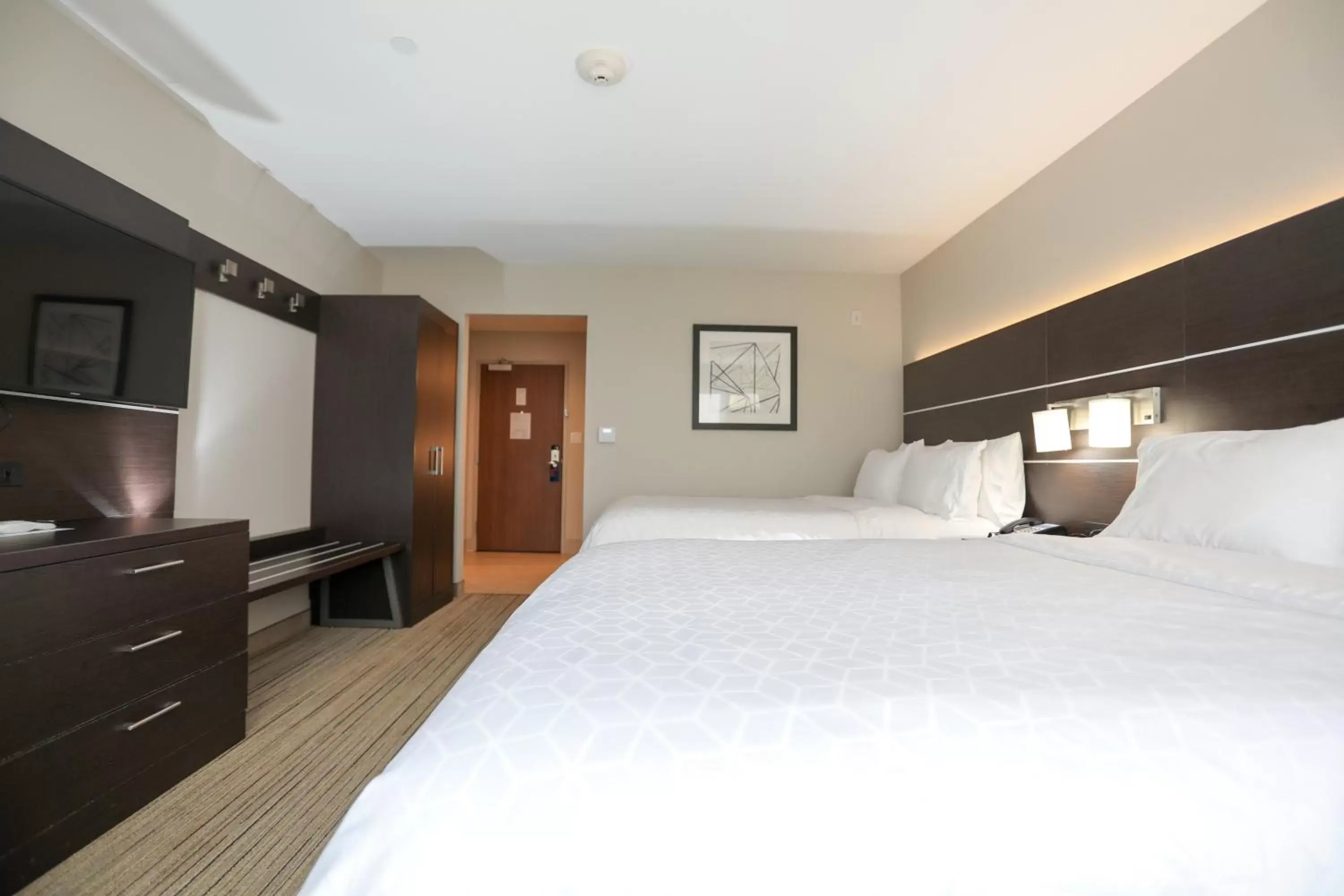 Photo of the whole room, Bed in Holiday Inn Express & Suites - Forney, an IHG Hotel