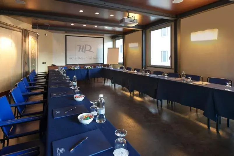 Business facilities in Hotel Rossini Al Teatro