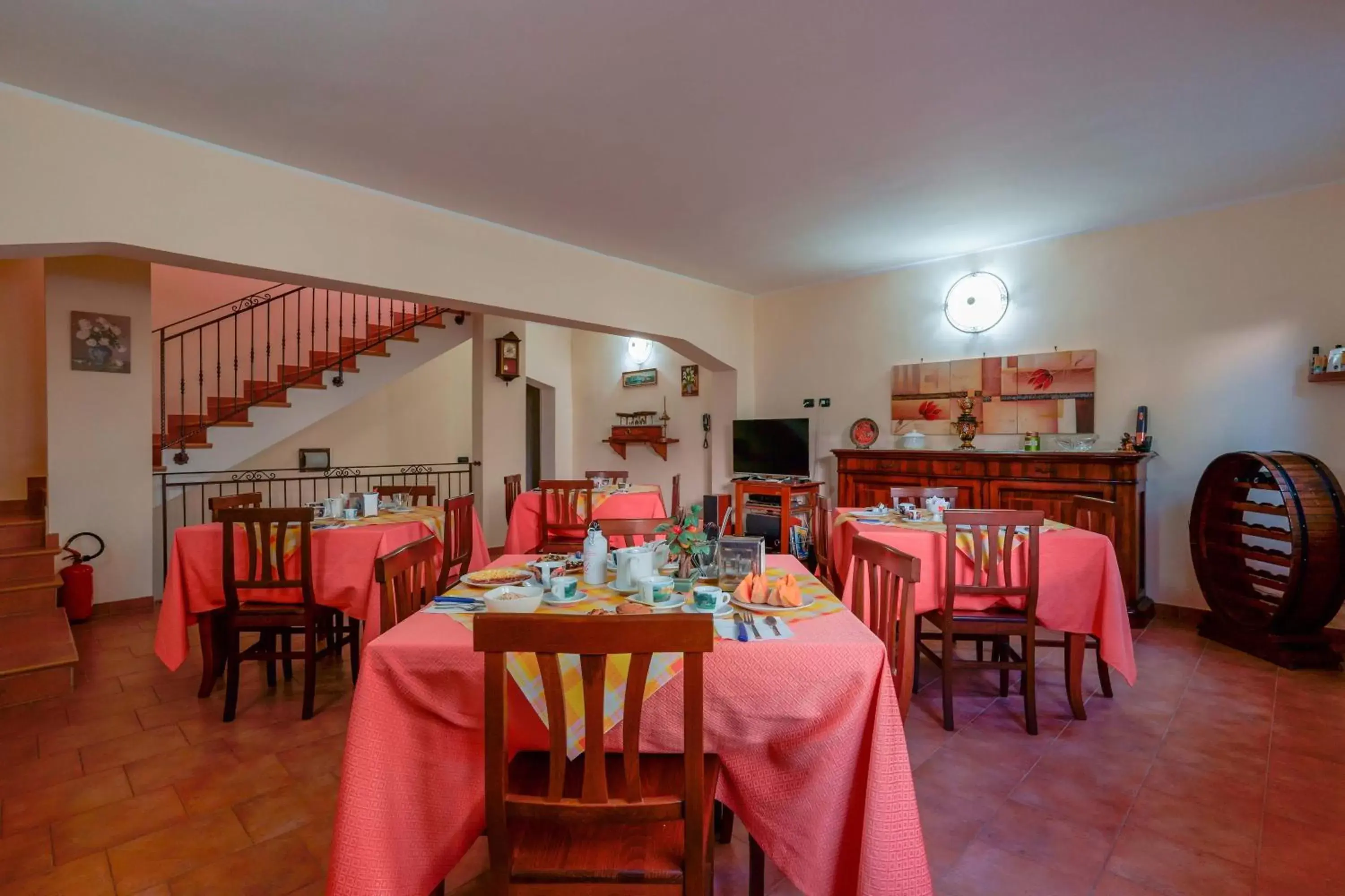 Restaurant/Places to Eat in Bed and Breakfast Cairoli Exclusive Room