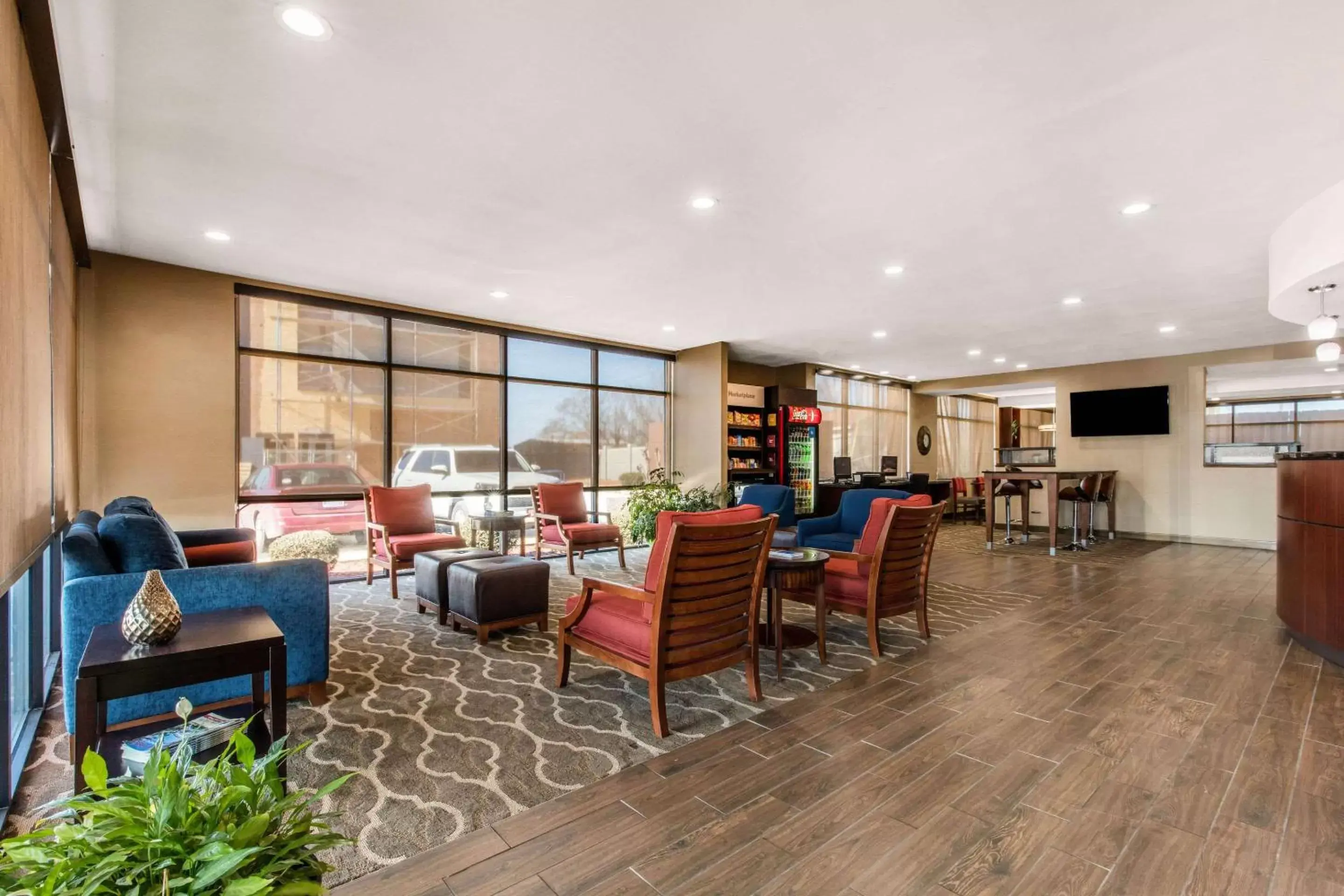 Lobby or reception in Comfort Suites Tuscaloosa near University