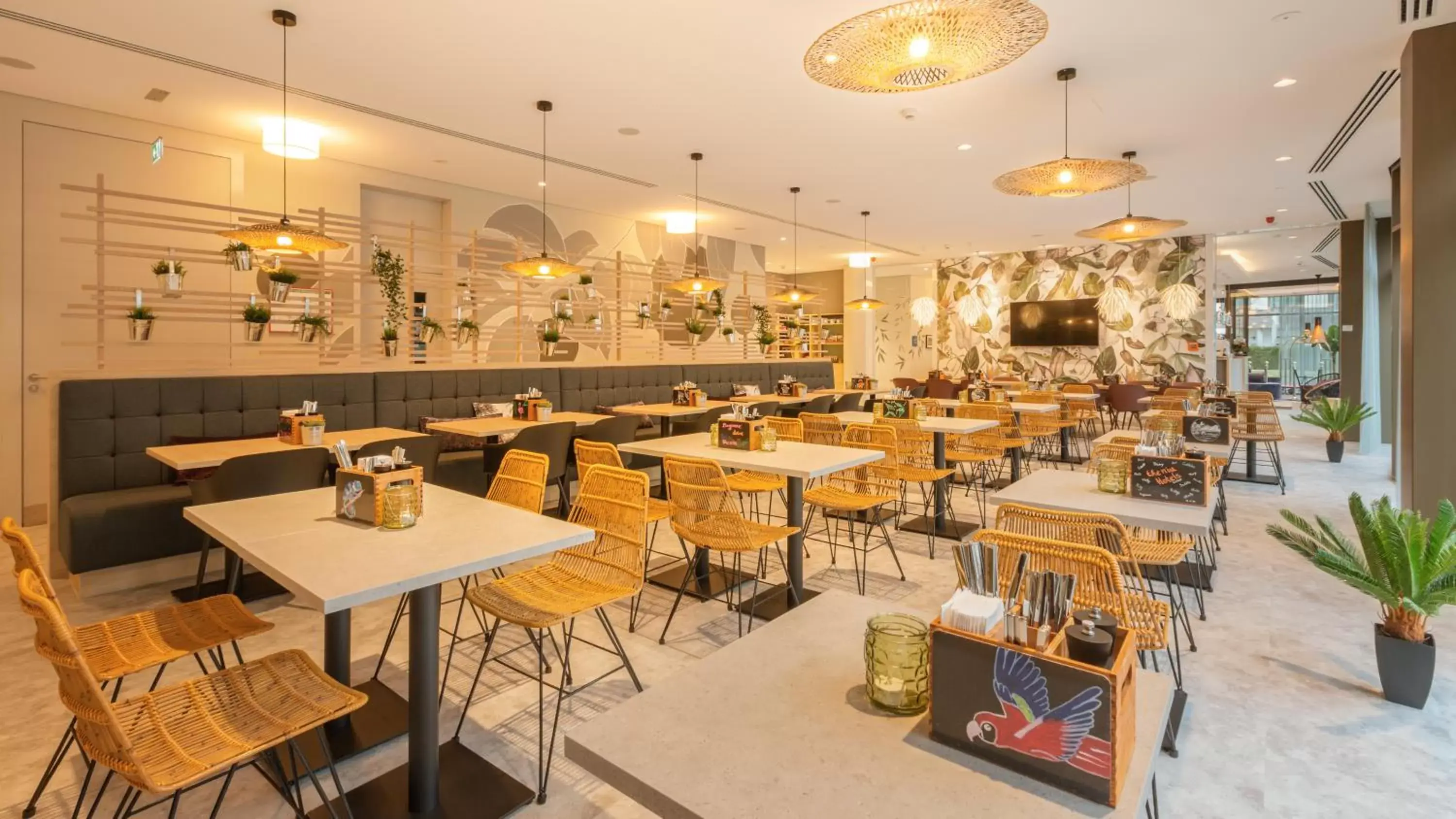 Restaurant/places to eat in Holiday Inn - the niu, Crusoe Bremen Airport by IHG Restaurant/places to eat in Holiday Inn - the niu, Crusoe Bremen Airport by IHG