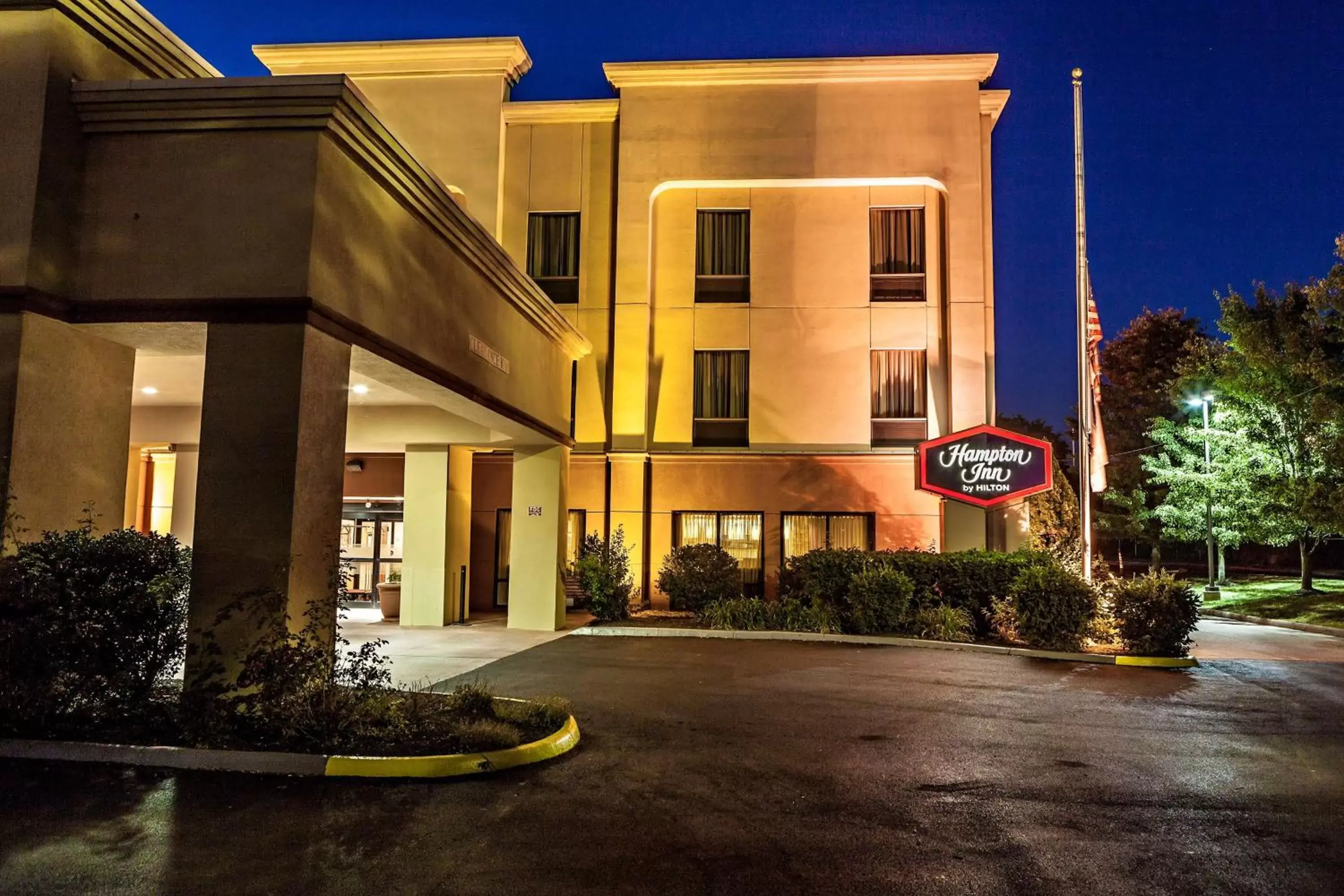 Property building in Hampton Inn Columbus I-70E/Hamilton Road Property building in Hampton Inn Columbus I-70E/Hamilton Road