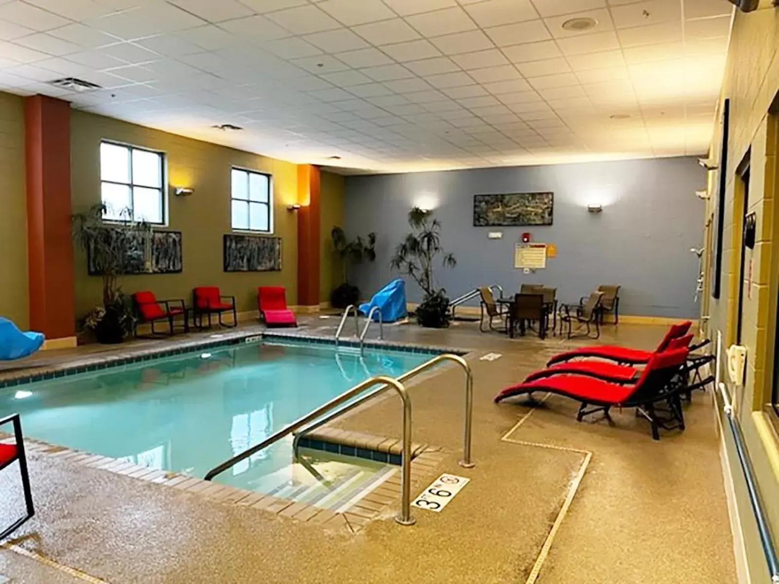 , Swimming Pool in Jefferson Street Inn, a Member of Radisson Individuals