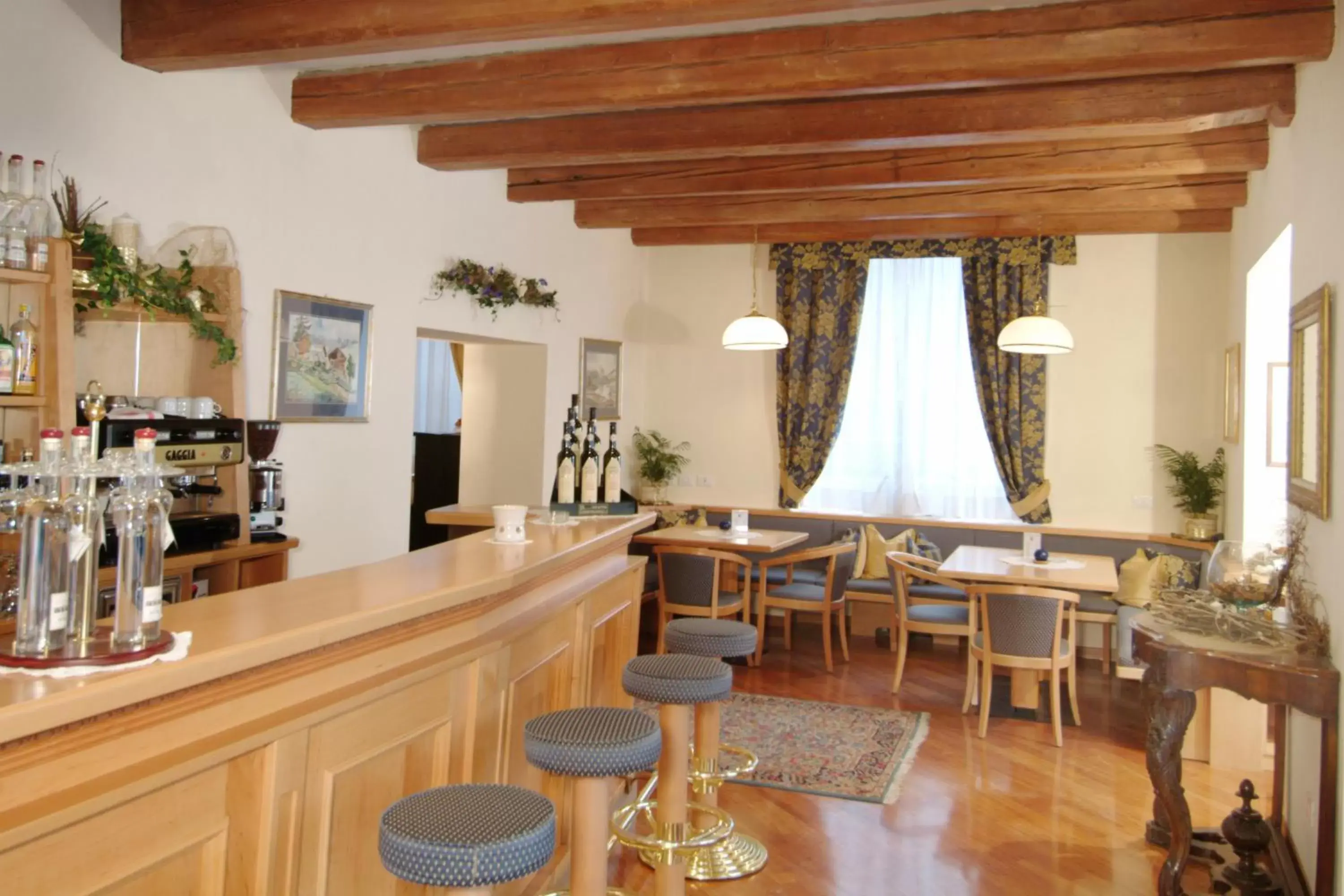 Seating area, Restaurant/Places to Eat in Hotel Faloria