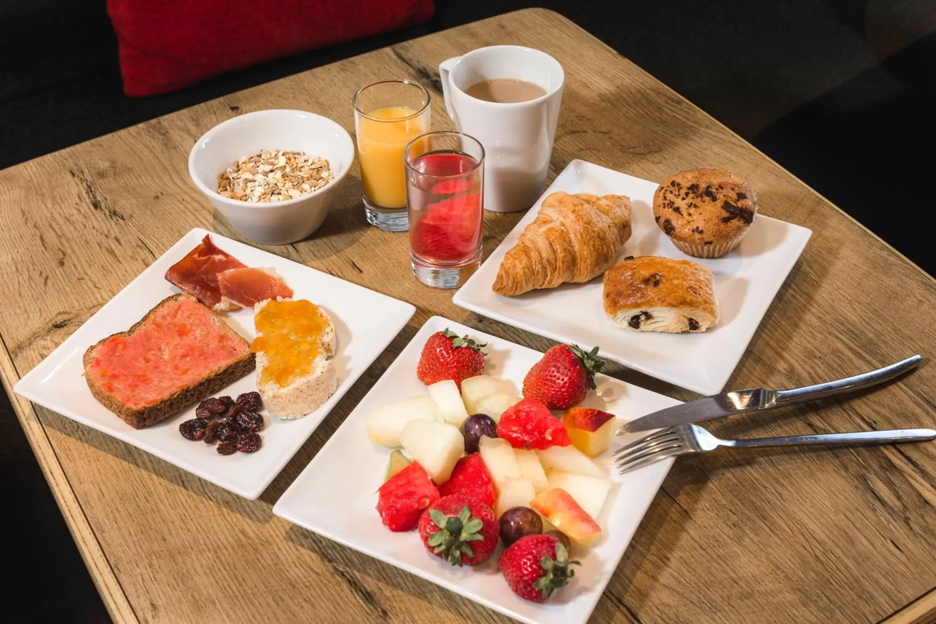 Buffet breakfast, Breakfast in Ibis Ripollet