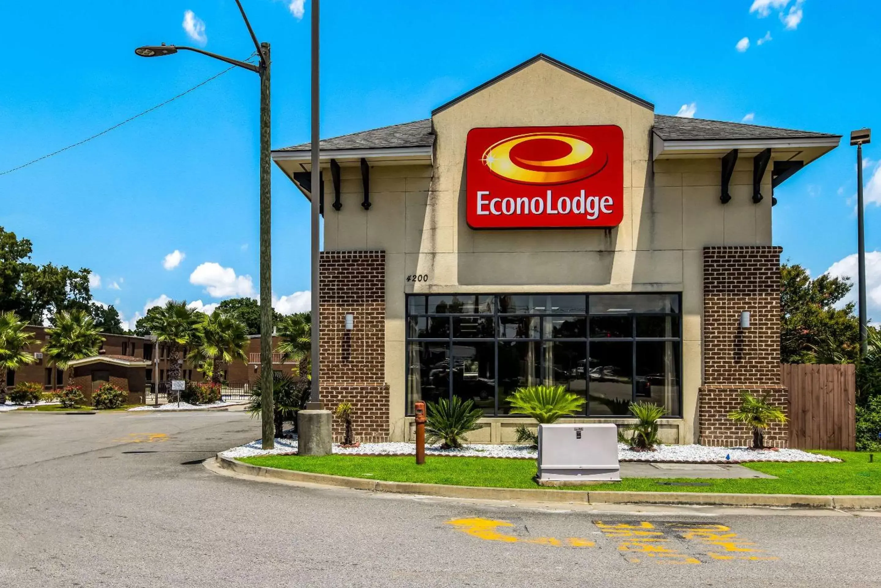 Property building in Econo Lodge Garden City - Savannah Property building in Econo Lodge Garden City - Savannah
