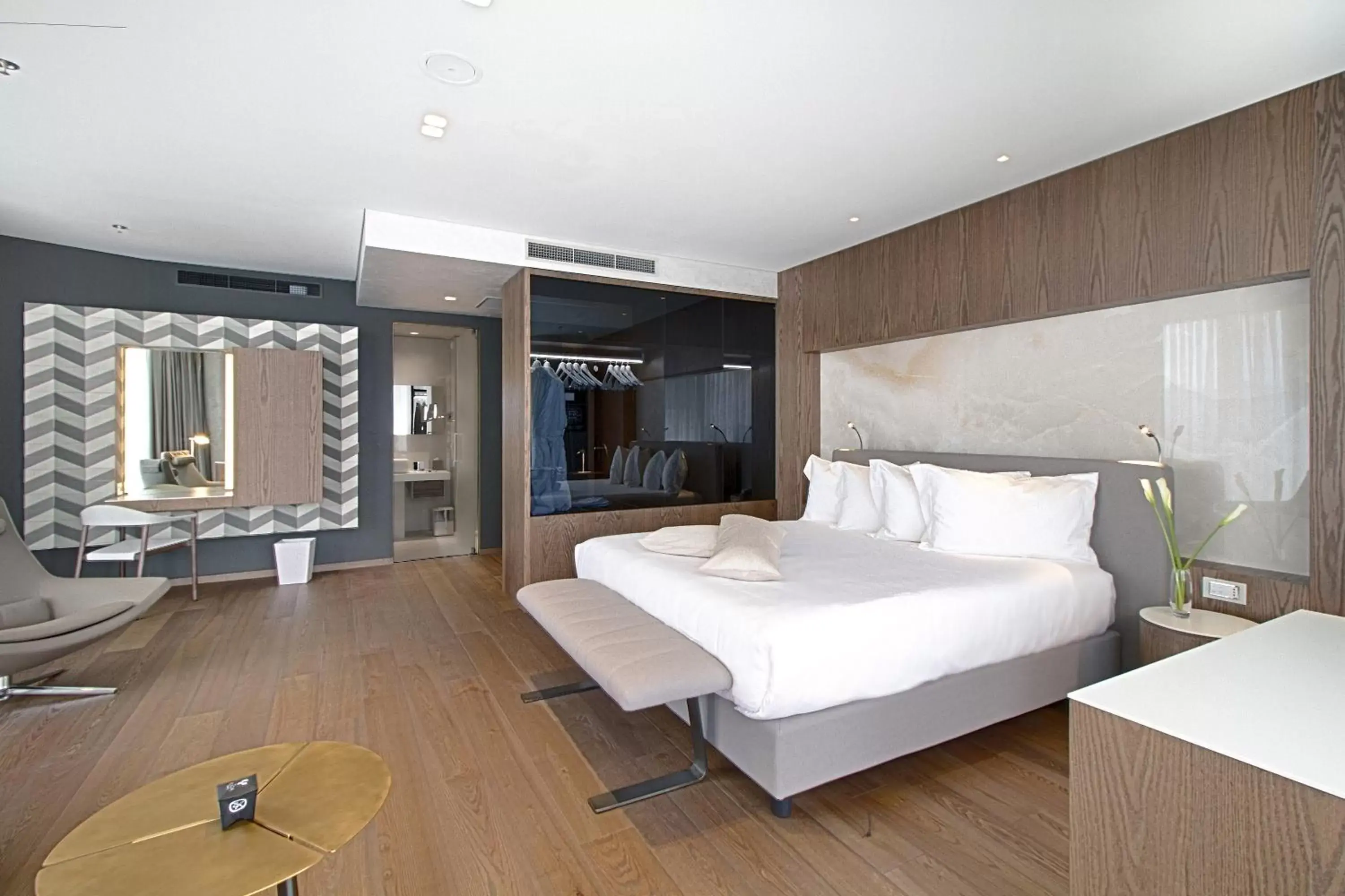 Photo of the whole room, Bed in Maritim Hotel Plaza Tirana