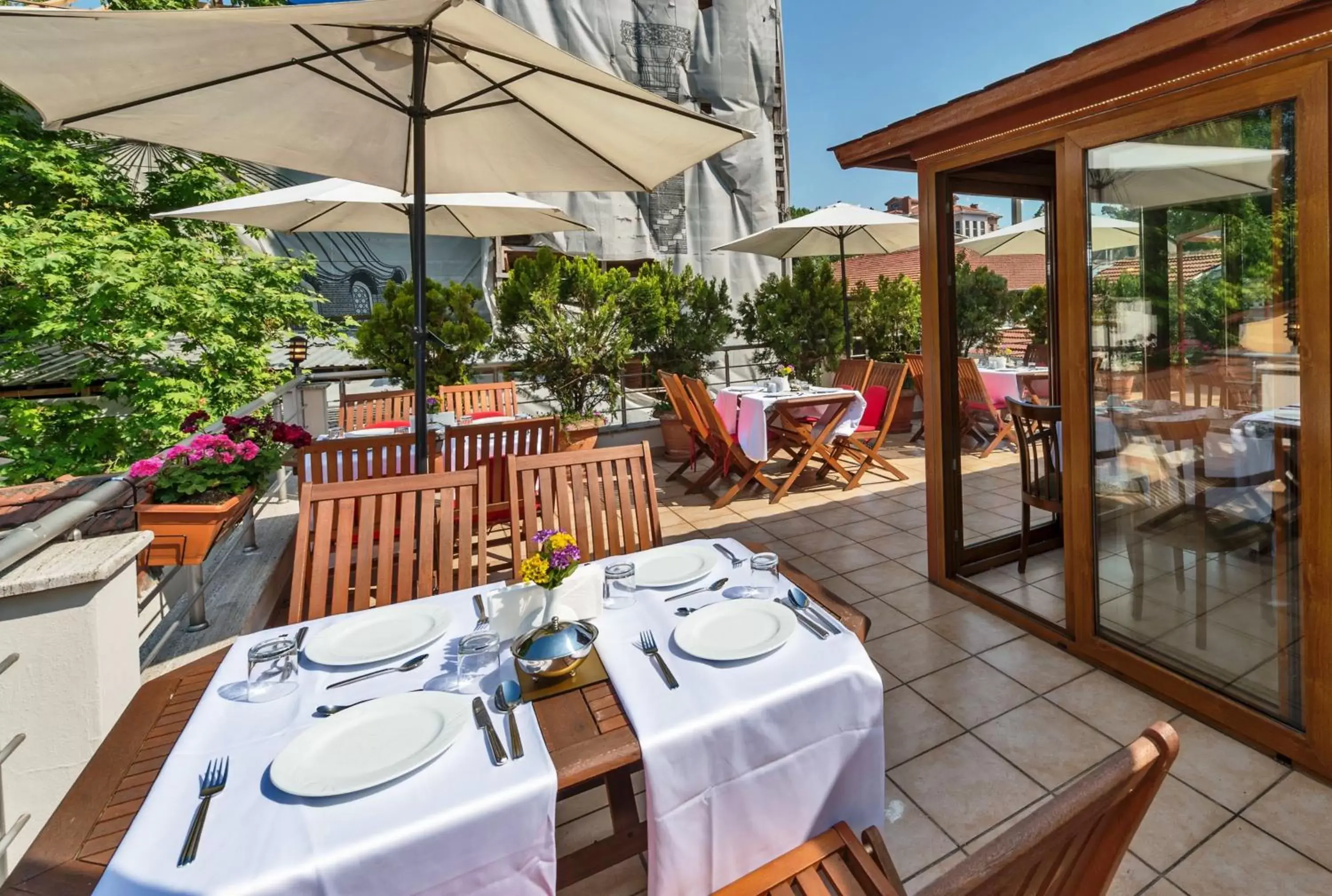Balcony/Terrace, Restaurant/Places to Eat in Zeynep Sultan Hotel