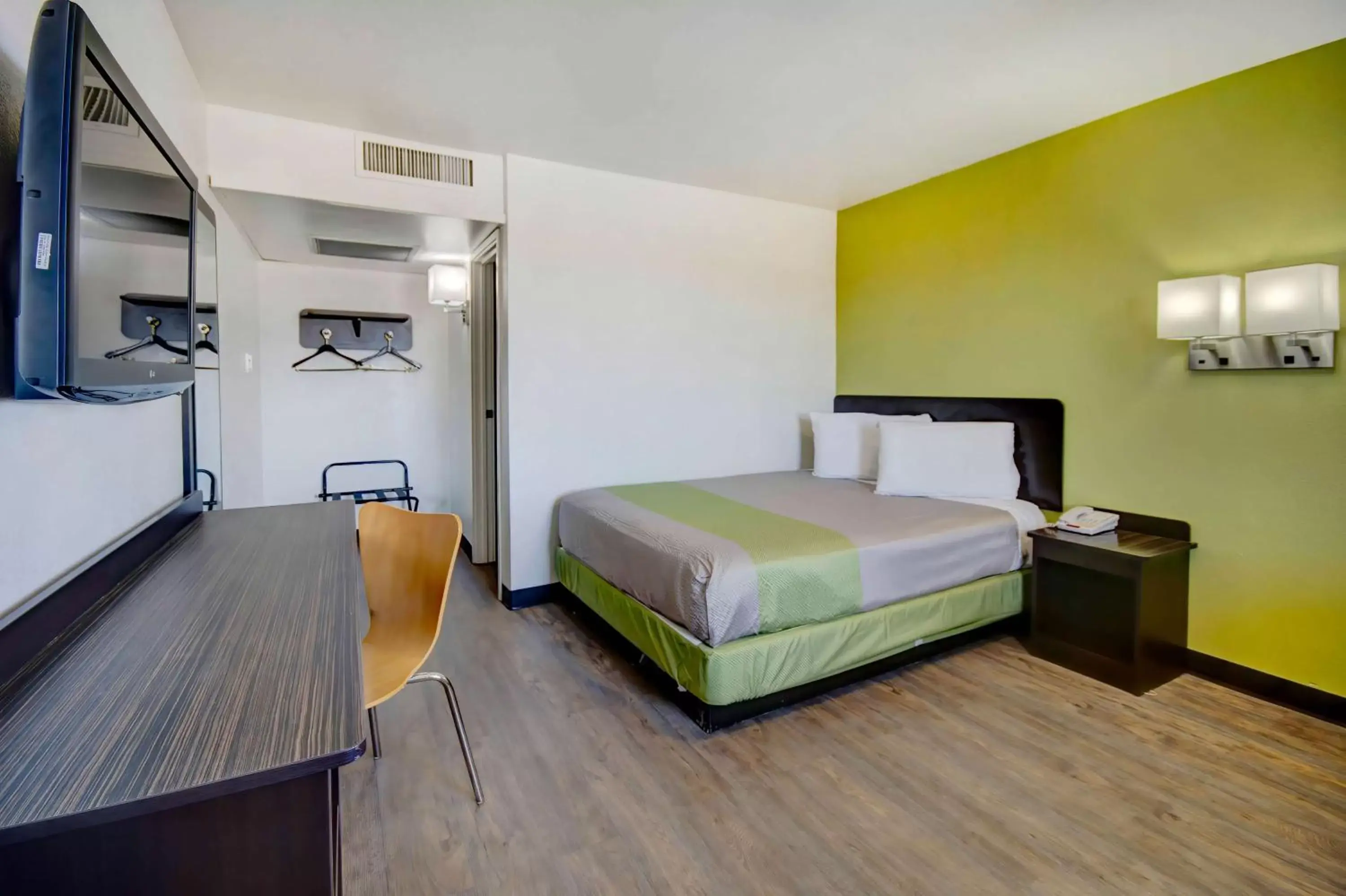 Bedroom, Bed in Motel 6-Douglas, AZ Bedroom, Bed in Motel 6-Douglas, AZ