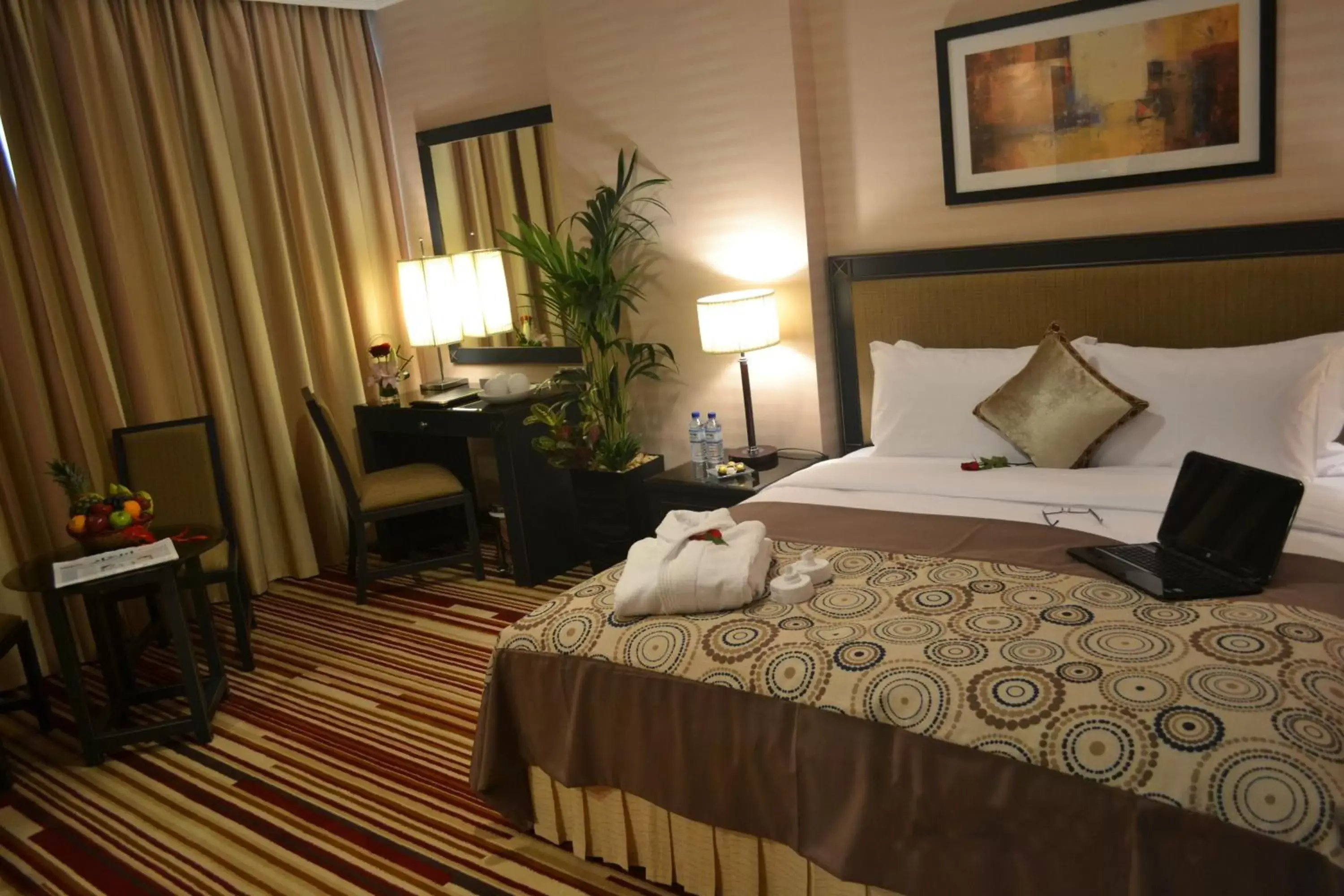 Staff, Bed in Executive Suites