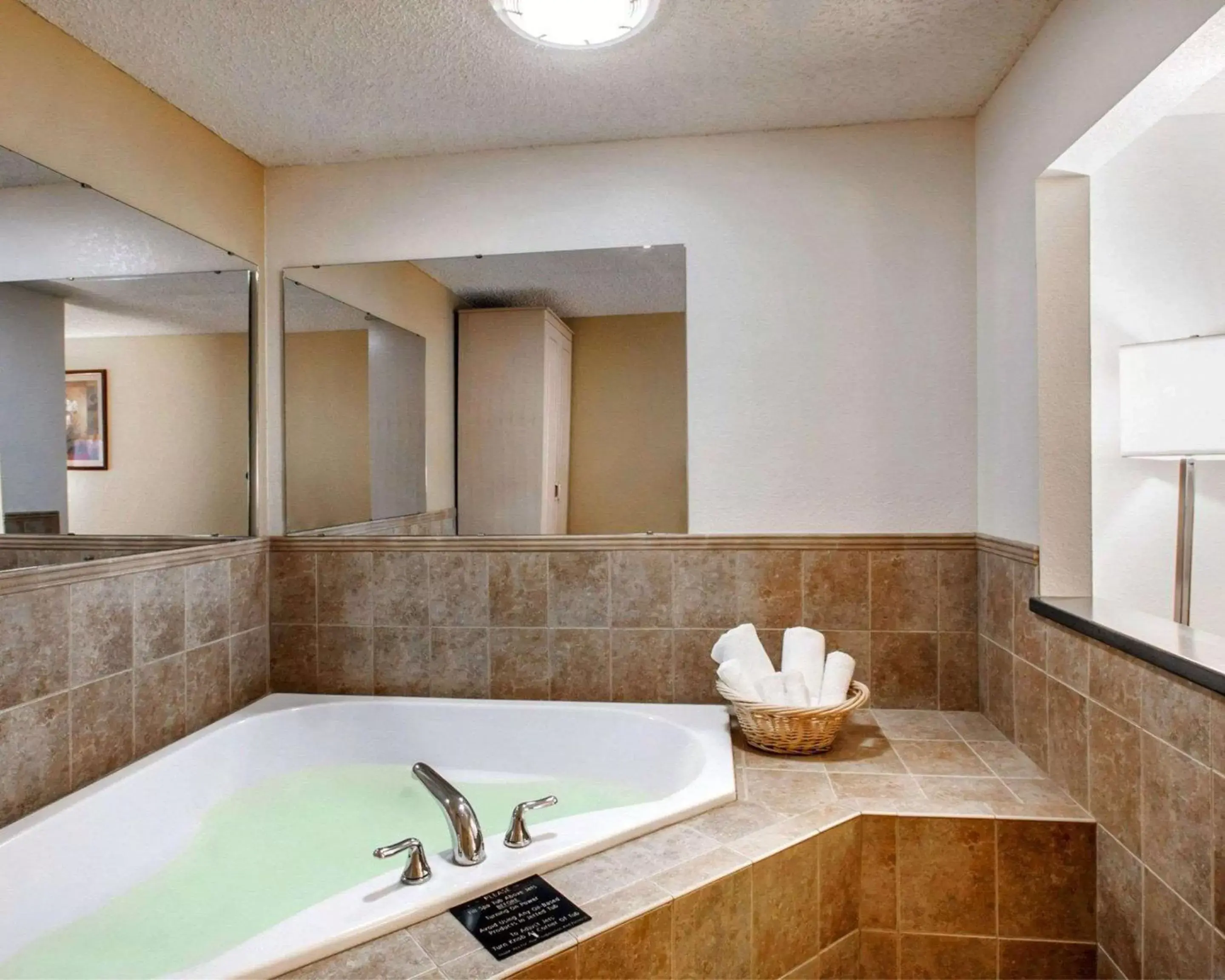 Photo of the whole room, Bathroom in Quality Inn & Suites Springfield