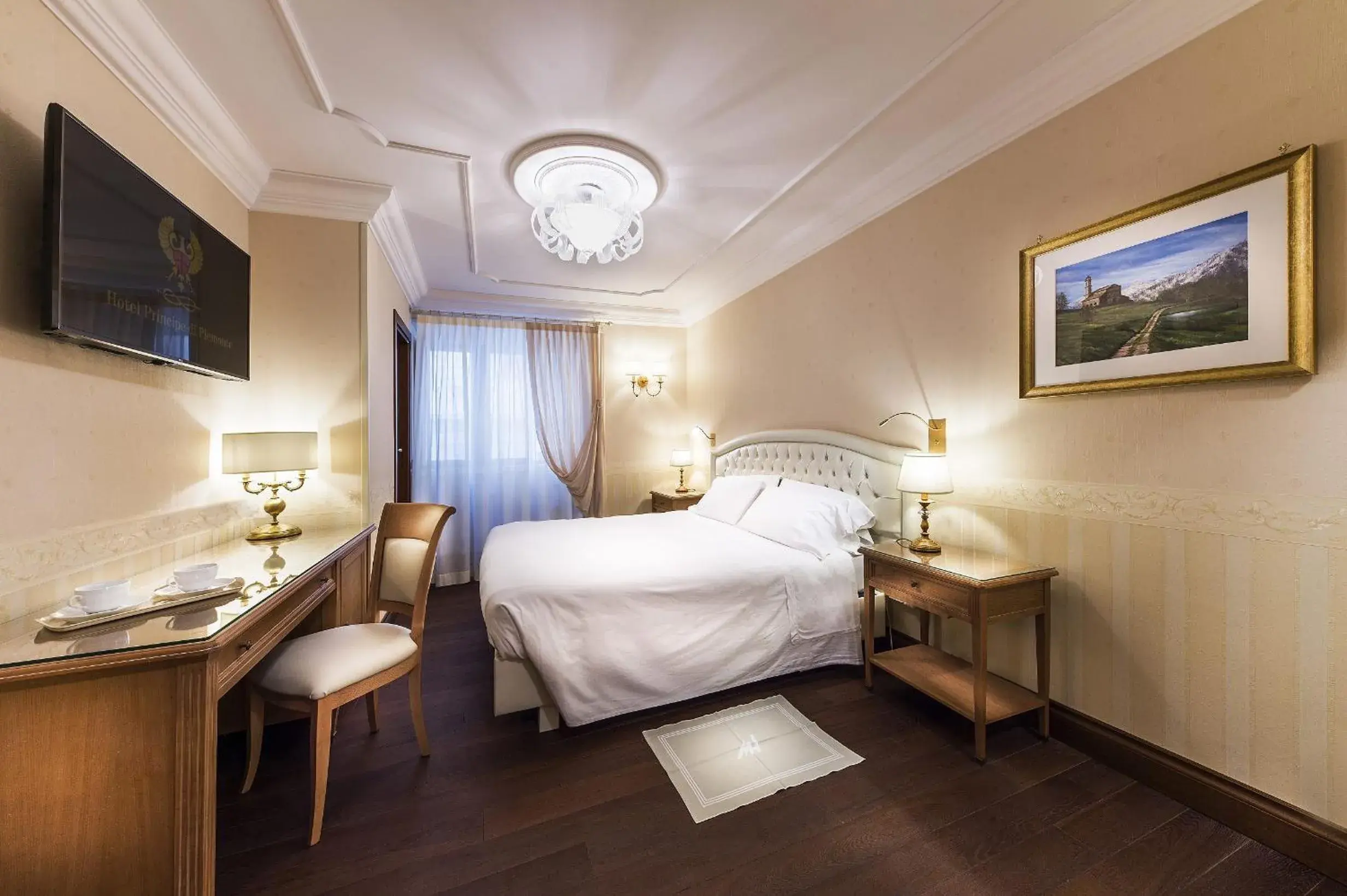 Bedroom, Bed in Hotel Principe di Piemonte
