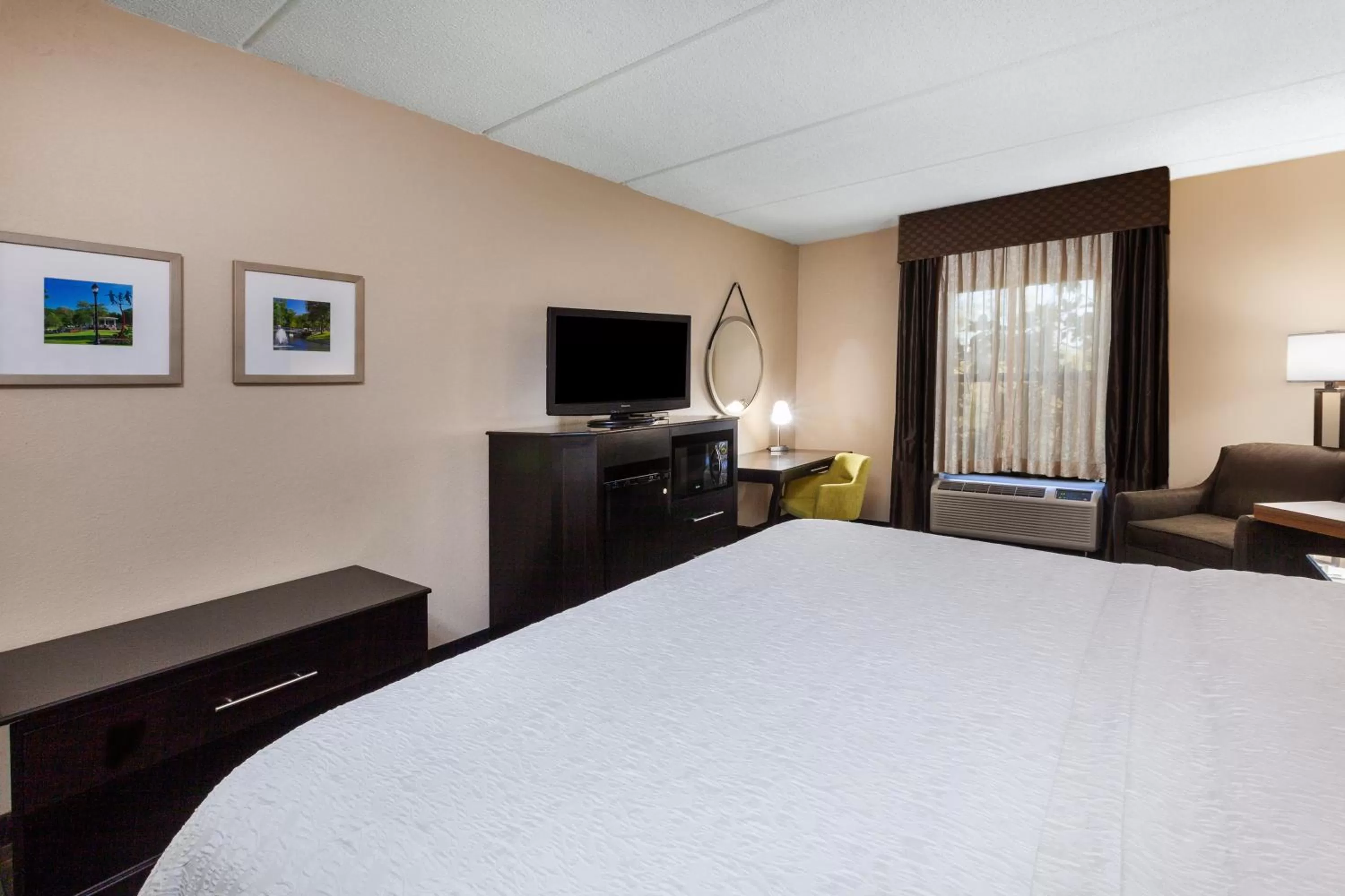 Bed in Comfort Inn Sherman