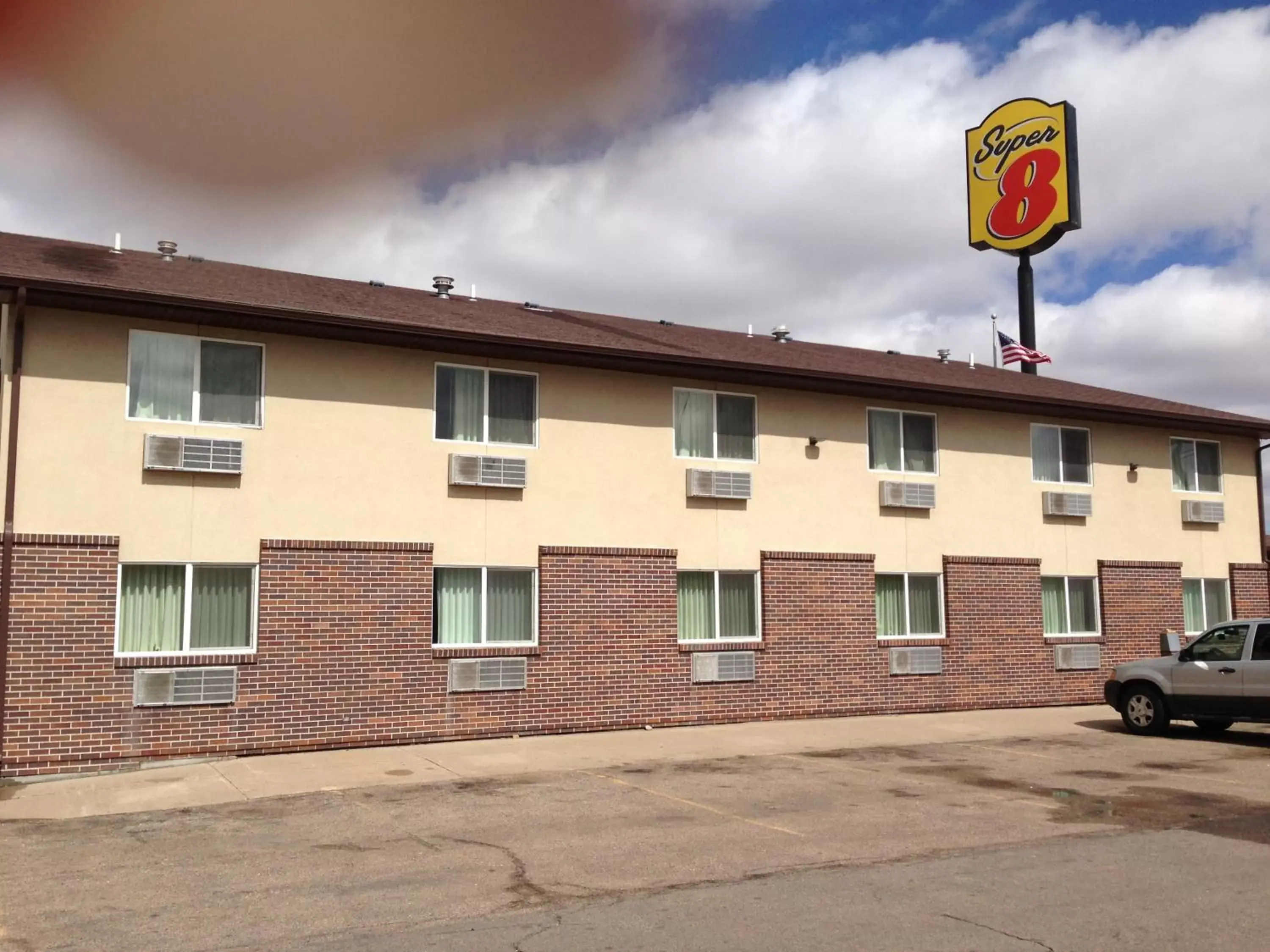 Facade/entrance in Super 8 by Wyndham North Platte Facade/entrance in Super 8 by Wyndham North Platte