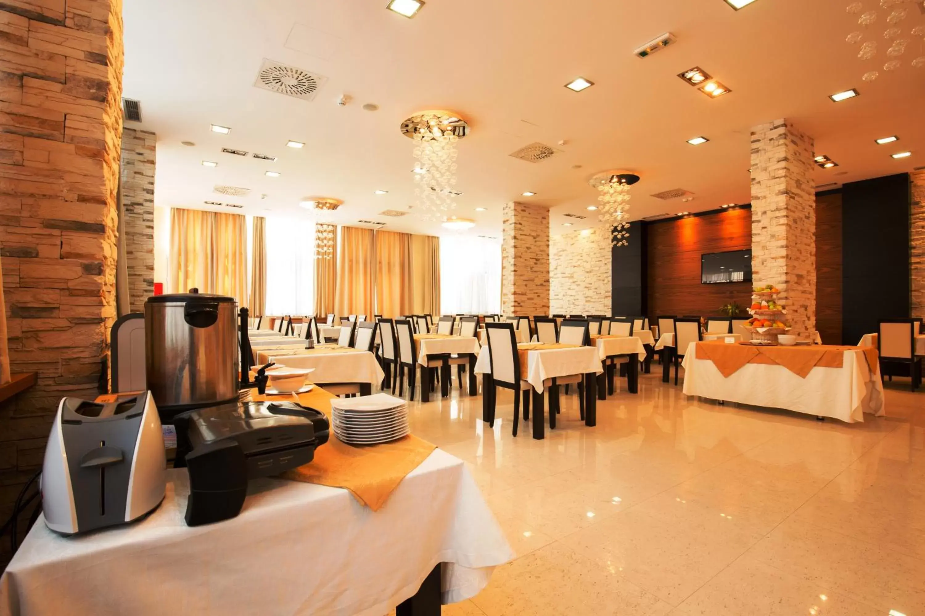 Restaurant/Places to Eat in Garni Hotel Nevski