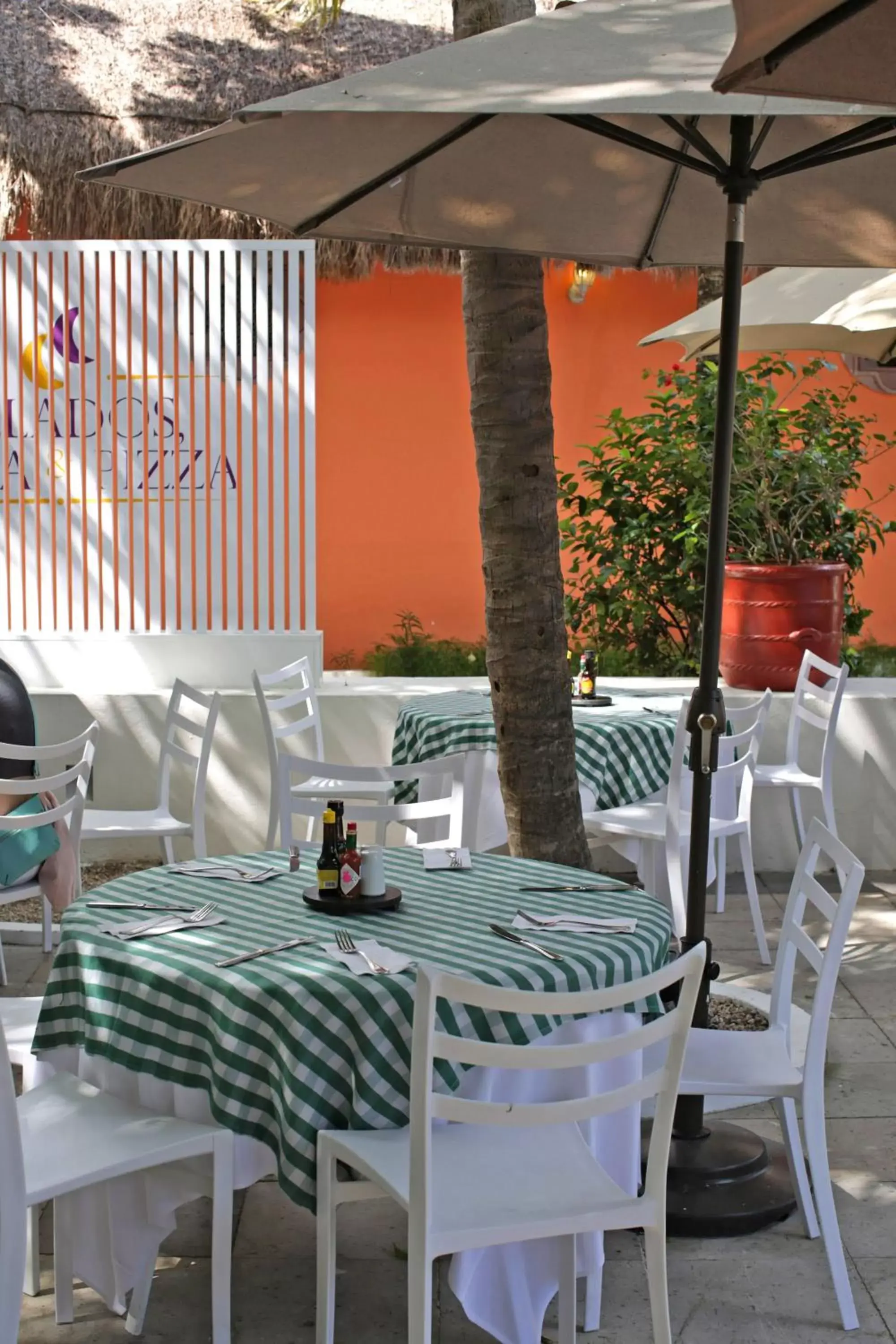 Restaurant/Places to Eat in Oasis Palm - All Inclusive