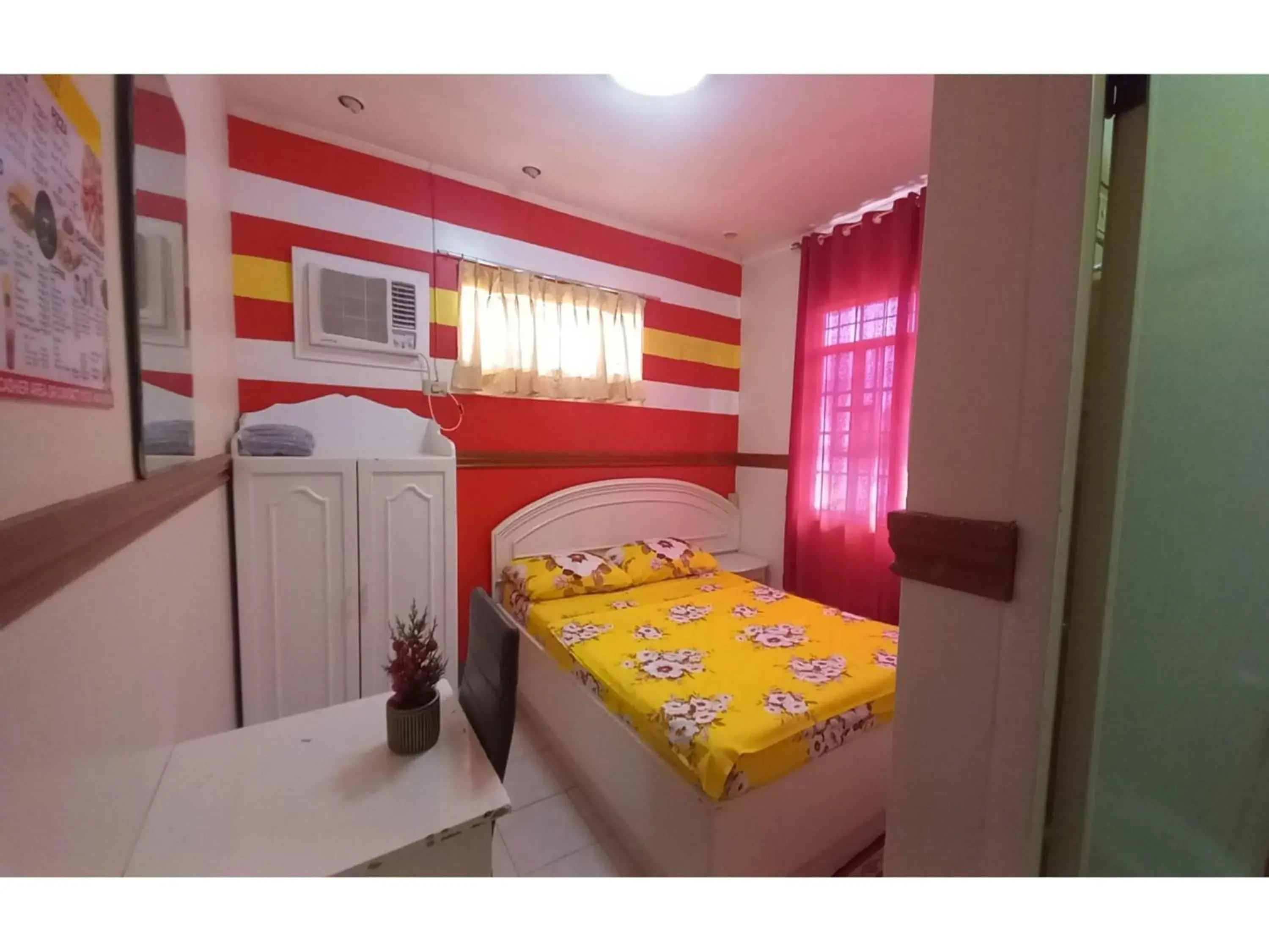 Standard Double Room in OYO 1048 Jomckayl Apartelle Standard Double Room in OYO 1048 Jomckayl Apartelle