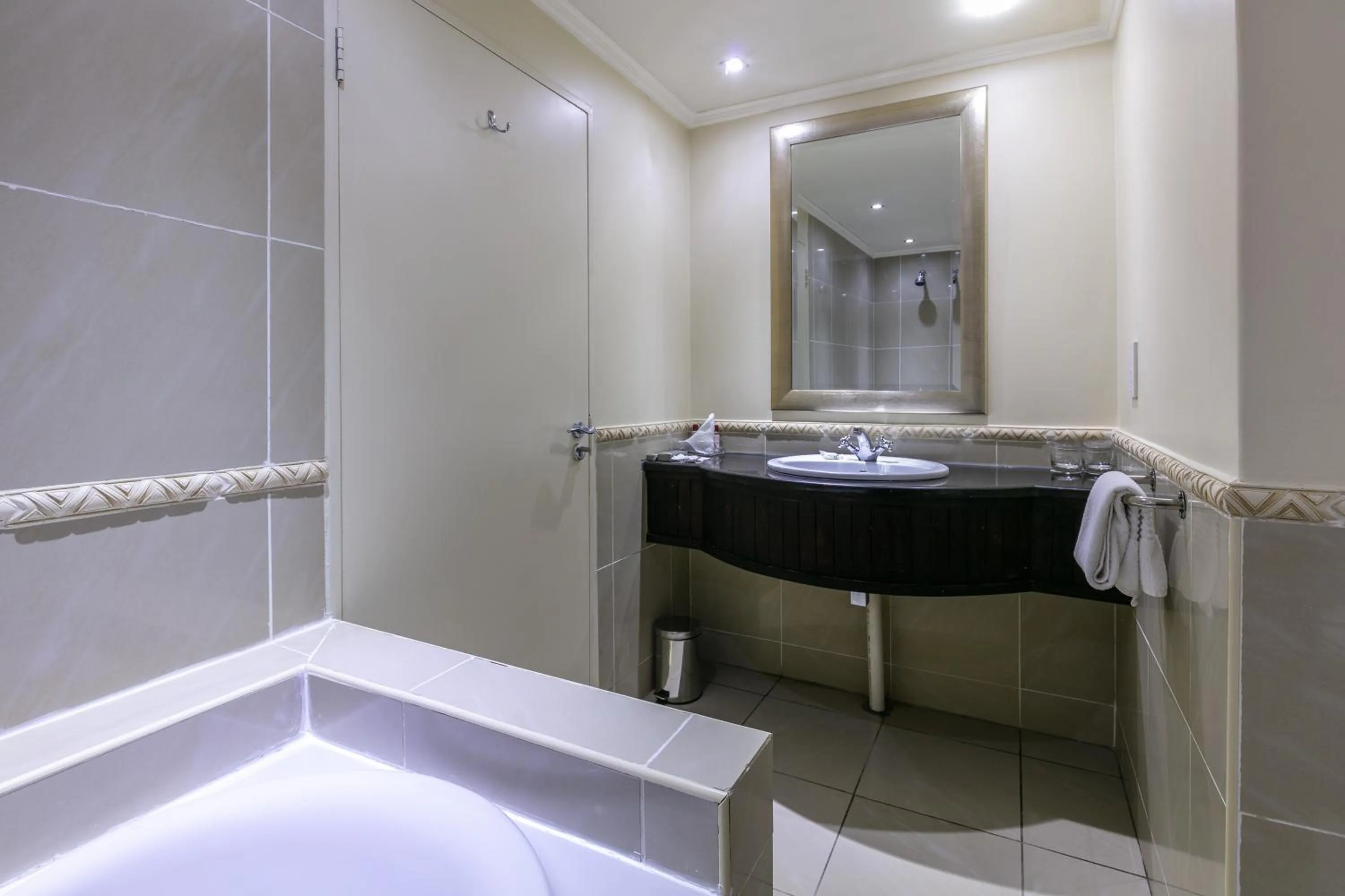 Bathroom in Cresta President Hotel