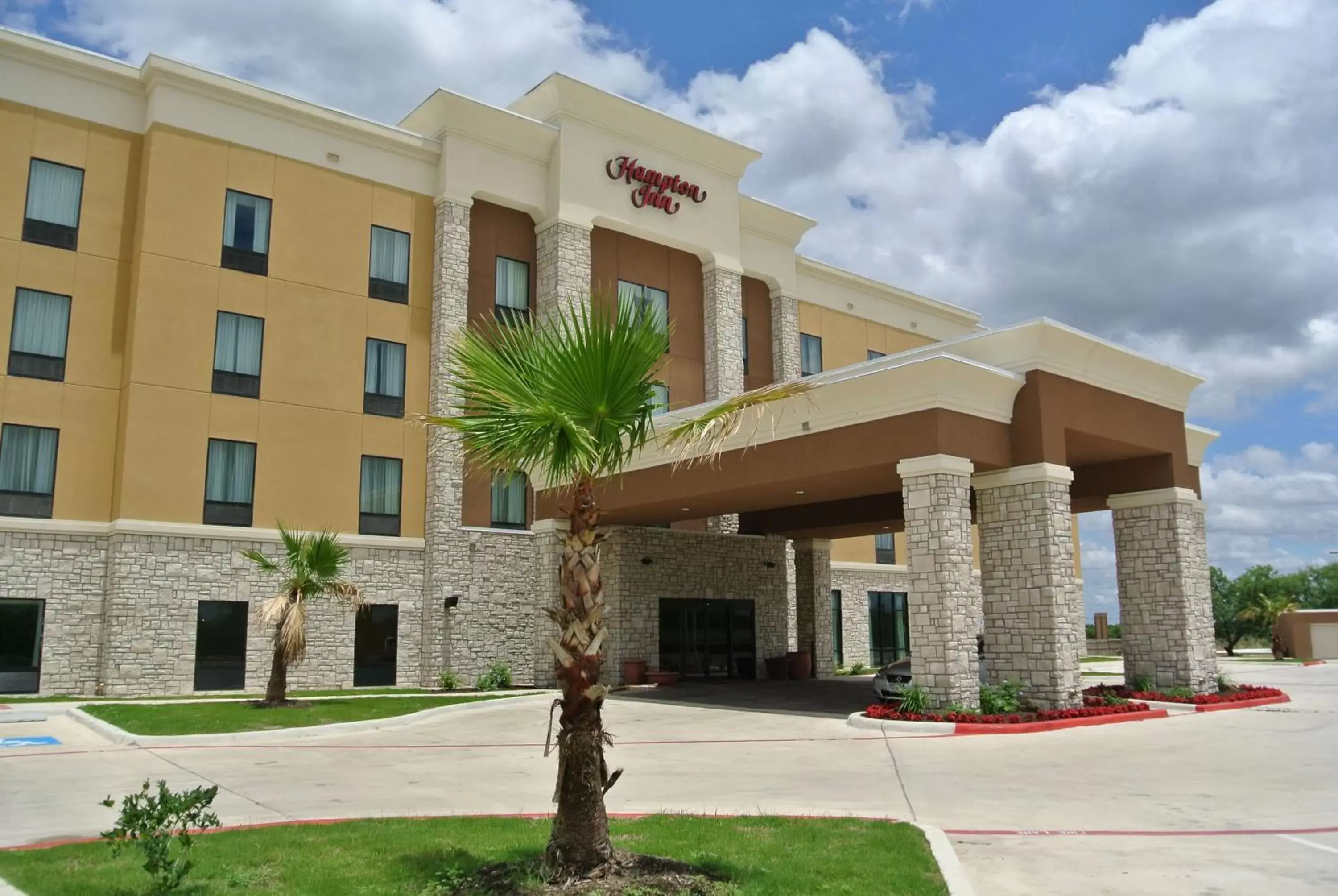 Property building in Hampton Inn Carrizo Springs Property building in Hampton Inn Carrizo Springs