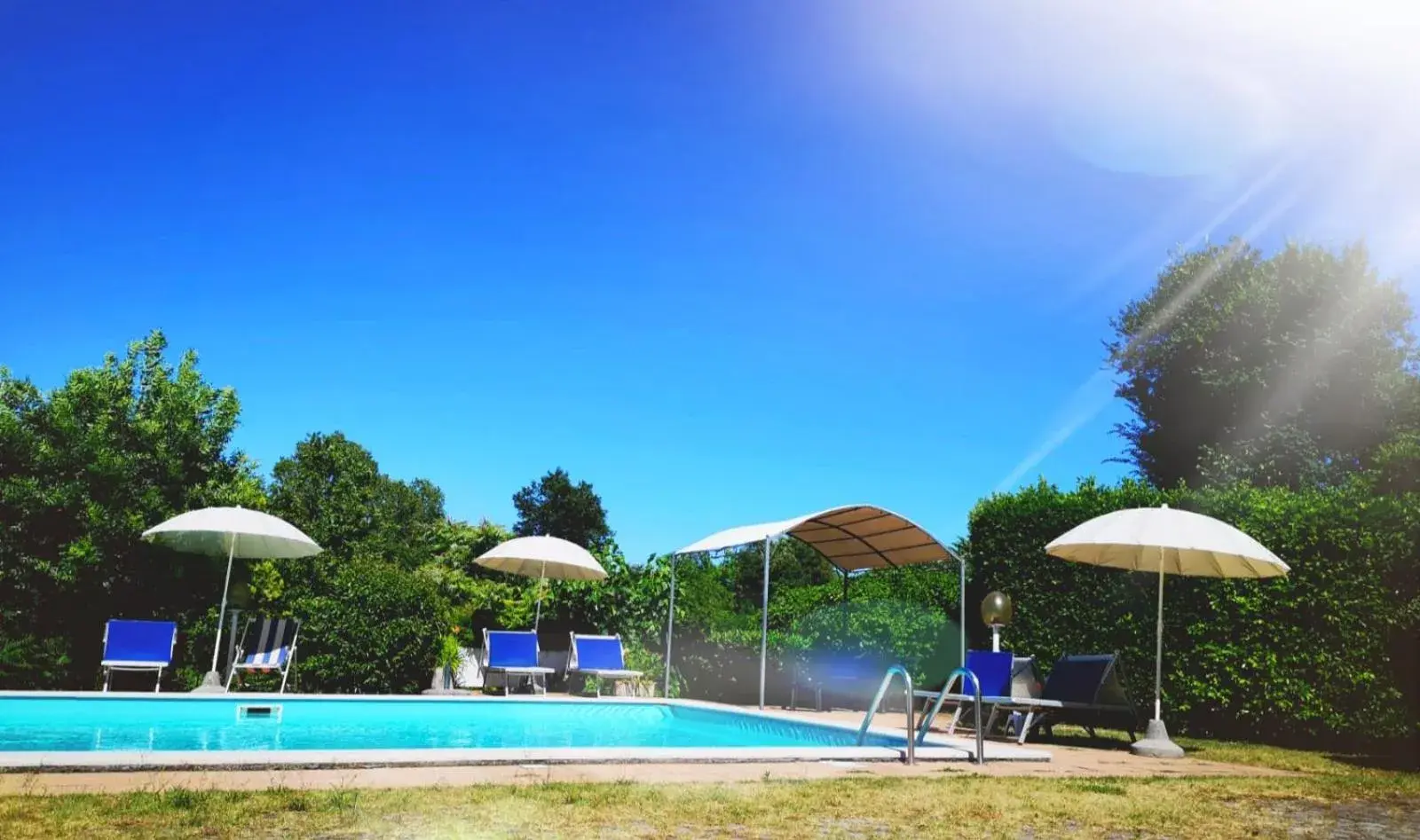 Swimming Pool in Hotel Meublè Tenesi