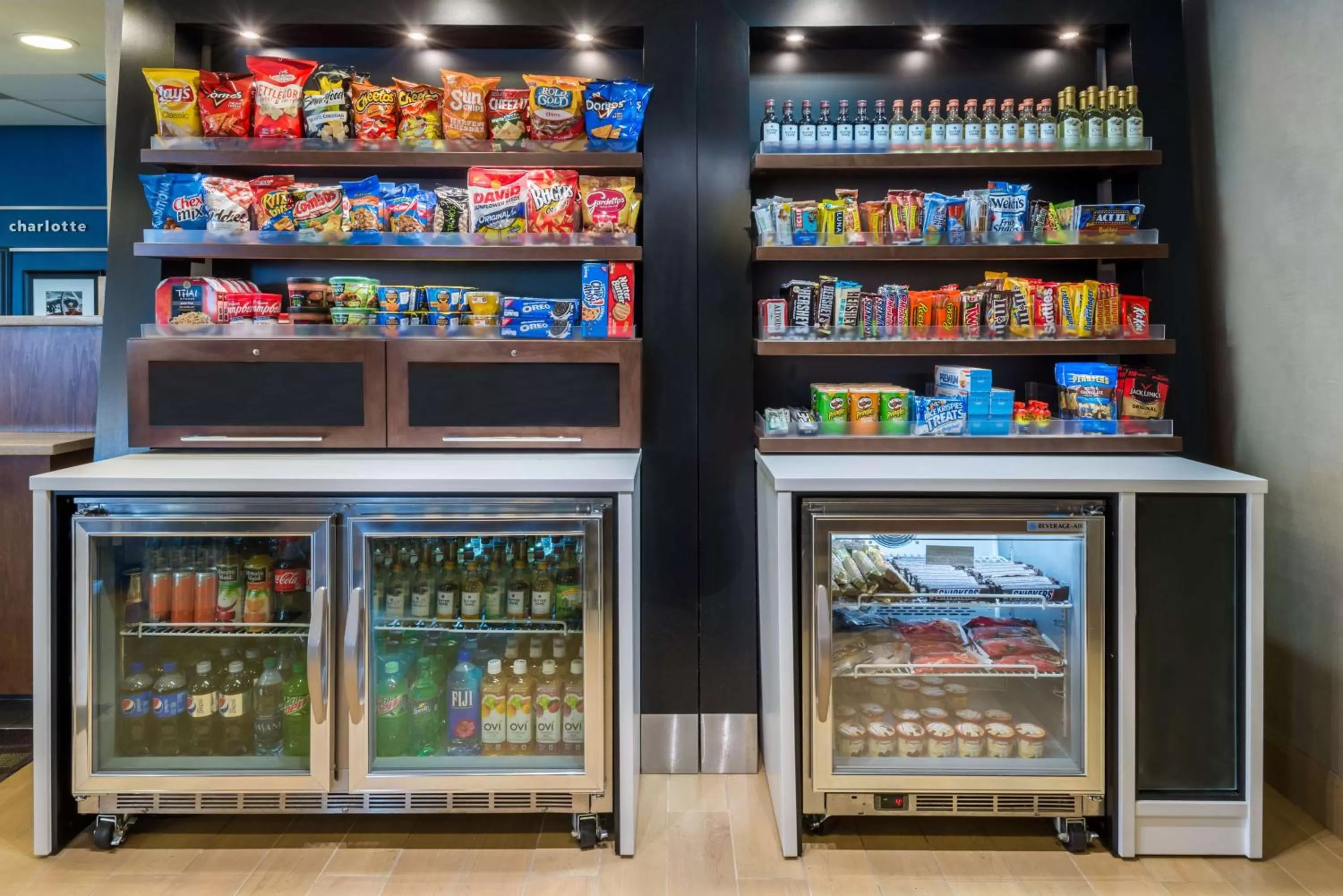 Restaurant/places to eat in Hampton Inn Charlotte University Place