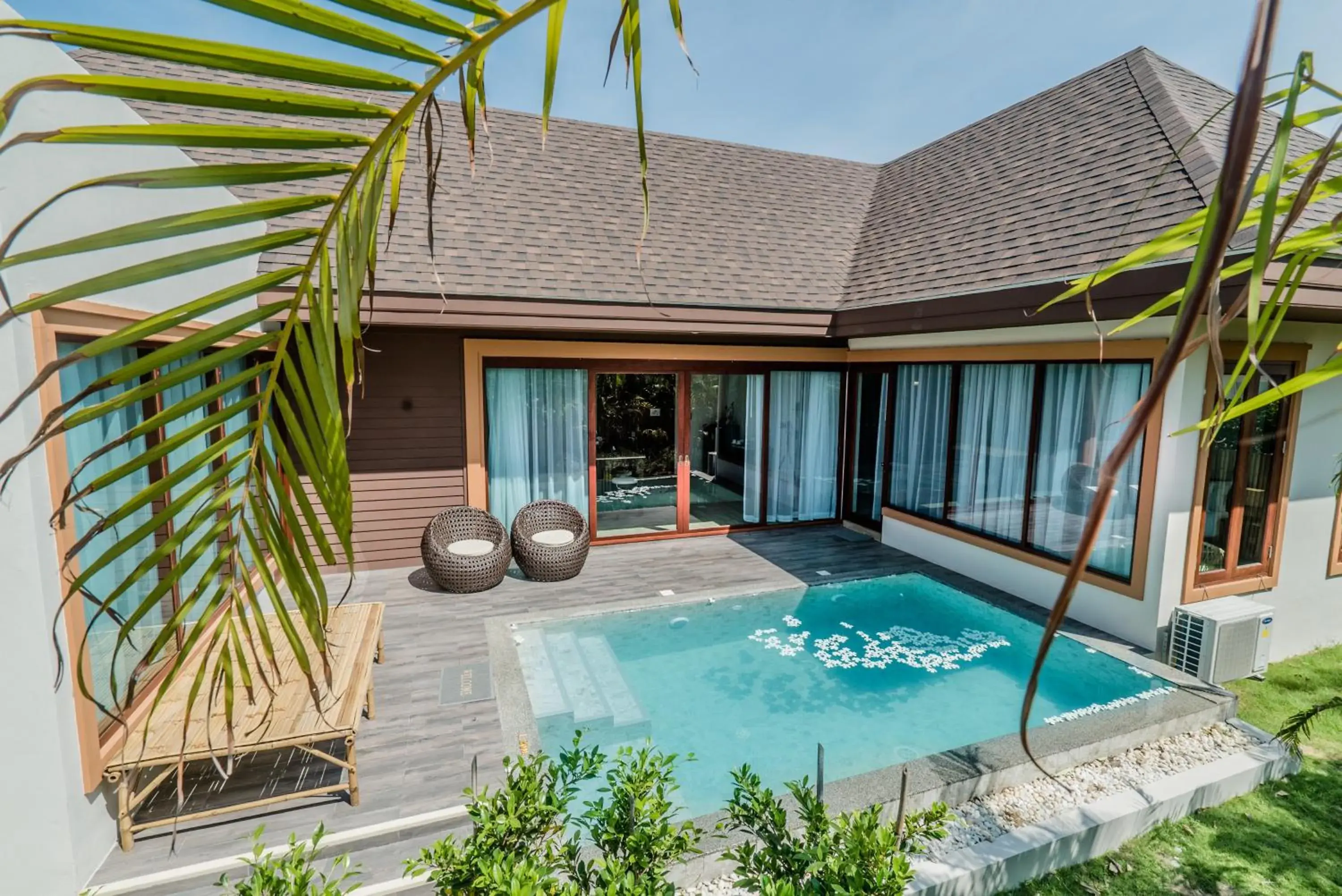 Swimming Pool in Triple Tree Beach Resort