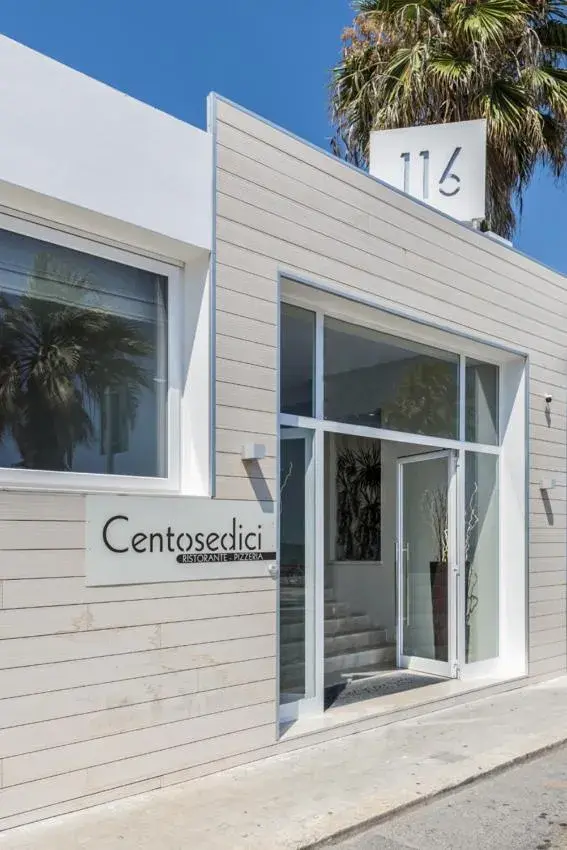 Facade/entrance, Property Building in Hotel Ristorante Centosedici