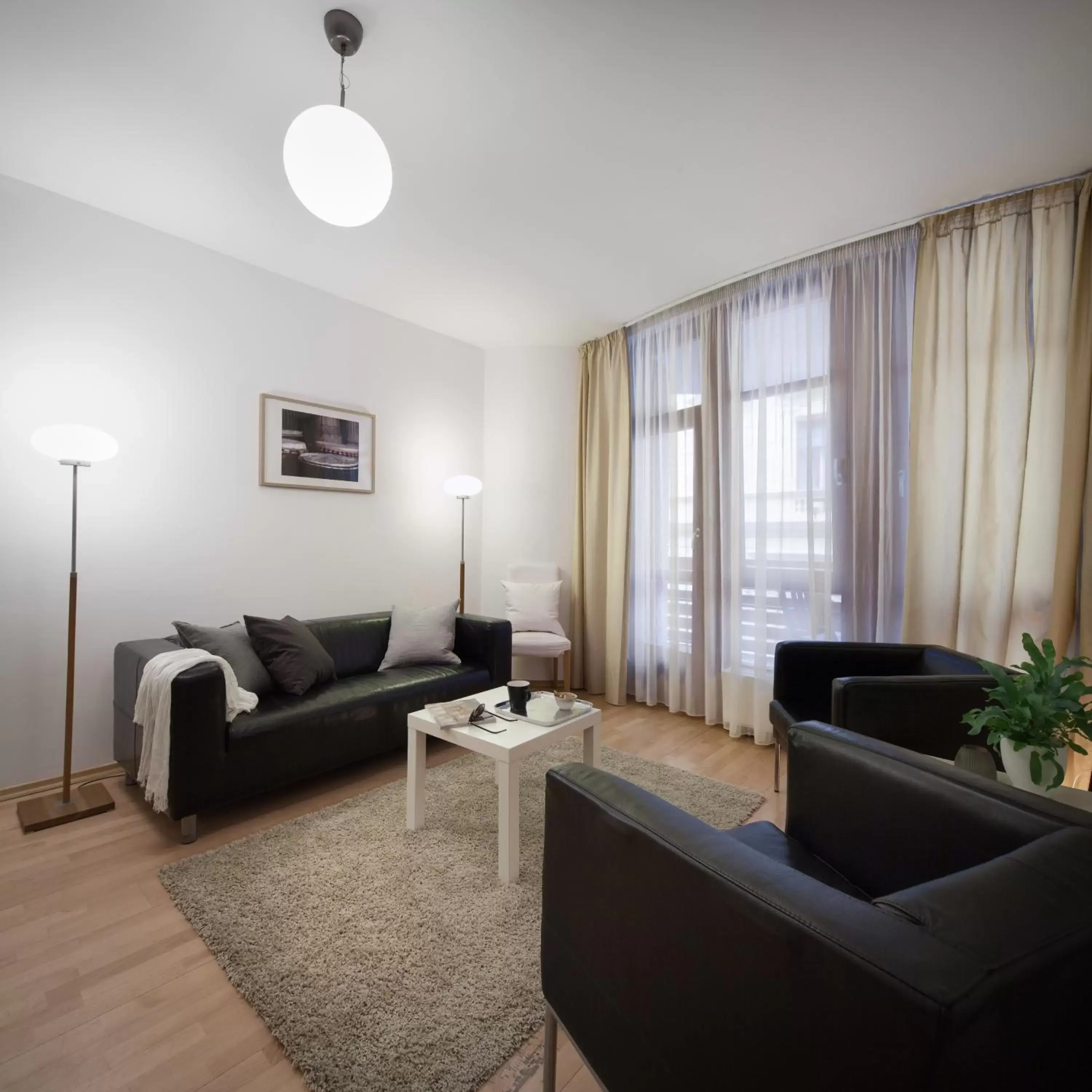 Living room, Seating Area in Lord Residence