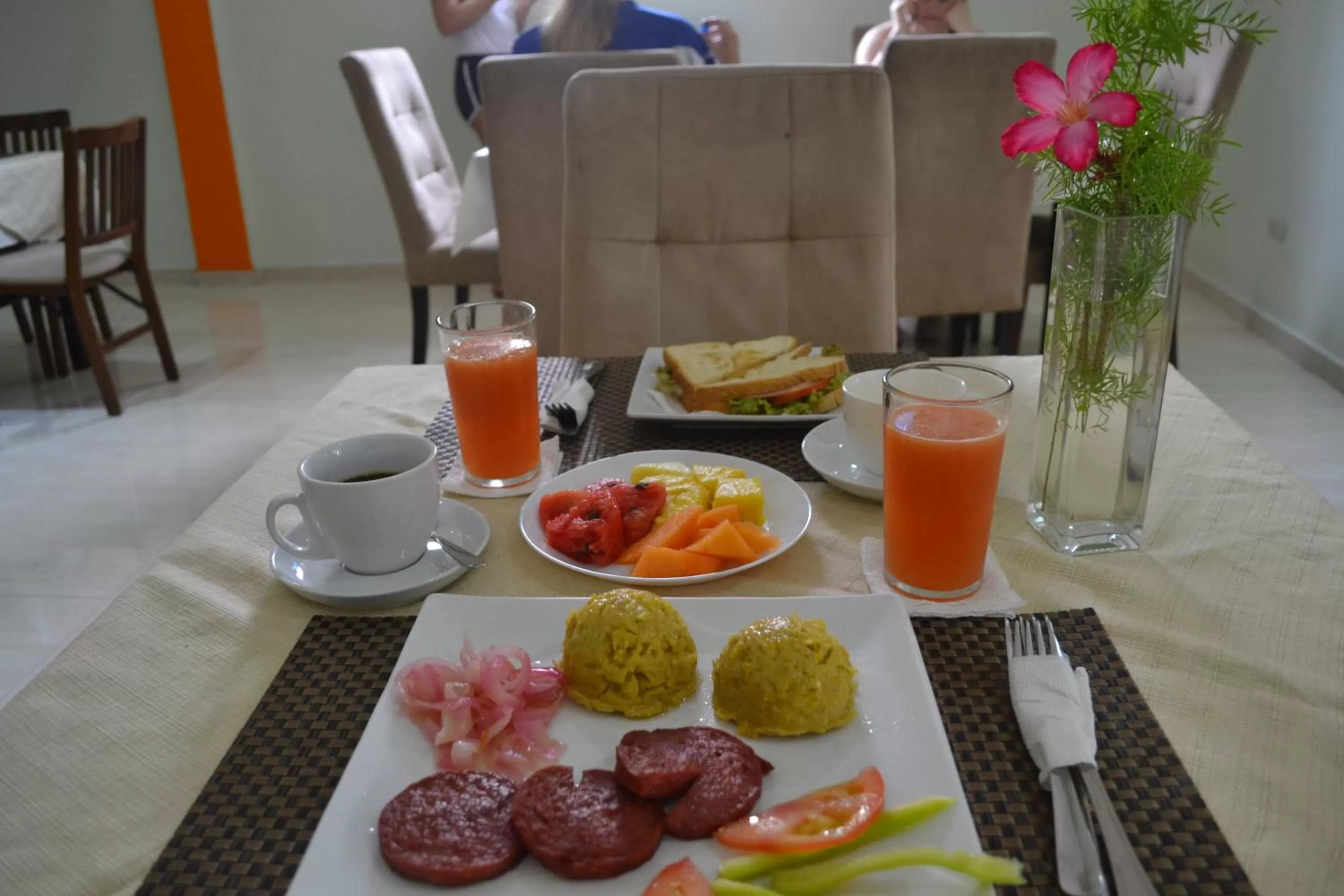 Breakfast in Hotel Renacer