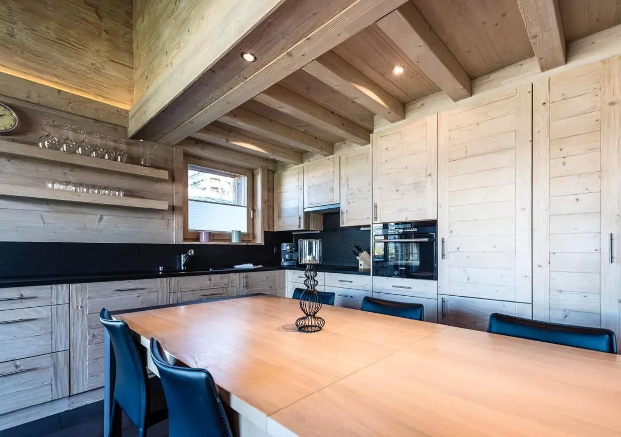 Kitchen or kitchenette, Kitchen/Kitchenette in Nendaz 4 Vallées & SPA 4* Superior