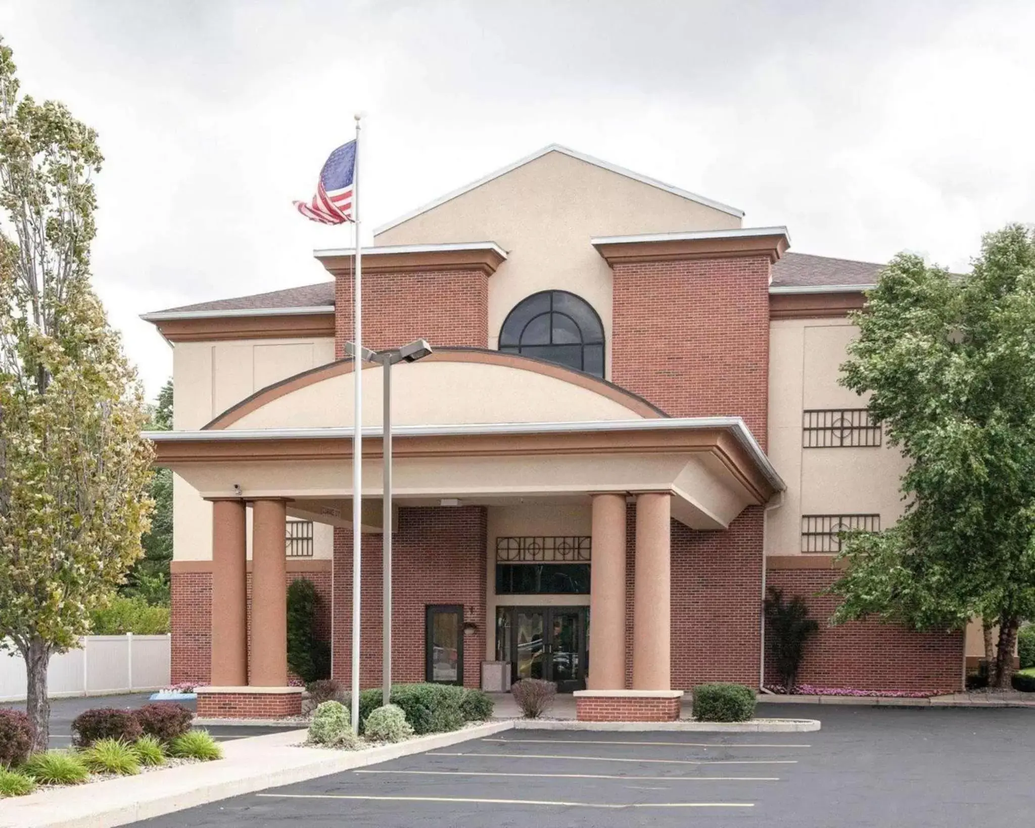Property building in Quality Inn & Suites Niles