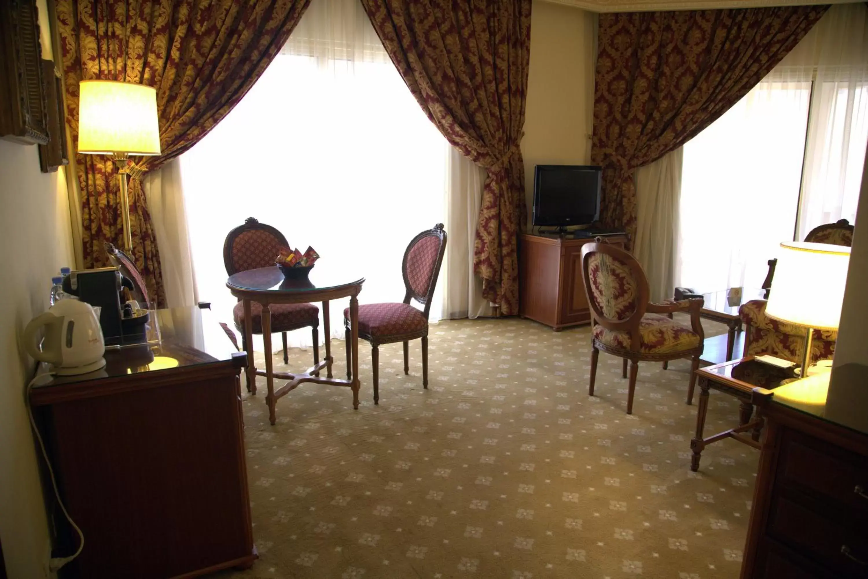 Living room, Seating Area in Serenada Golden Palace - Boutique Hotel