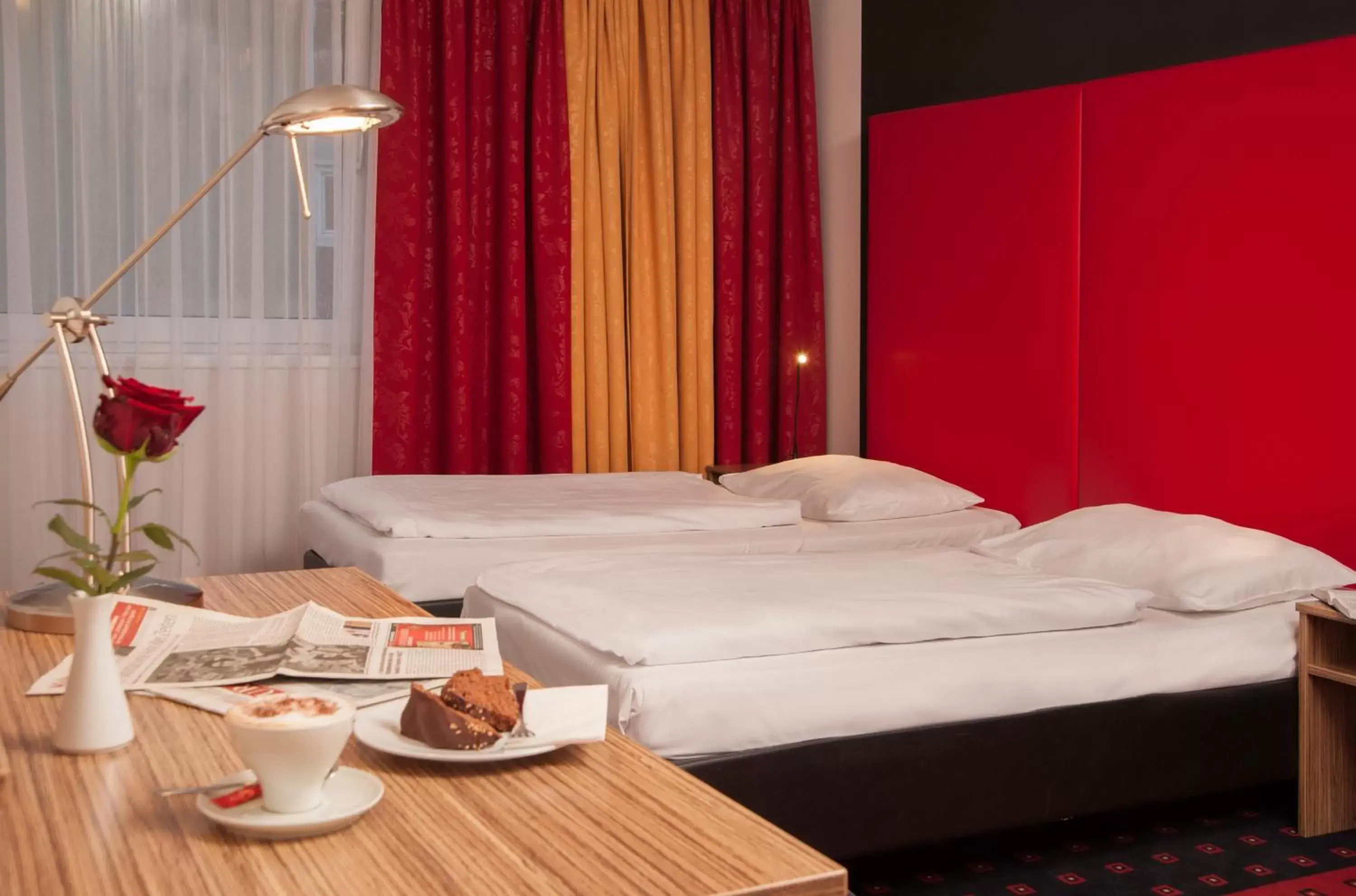 Bedroom, Bed in Senator Hotel Vienna