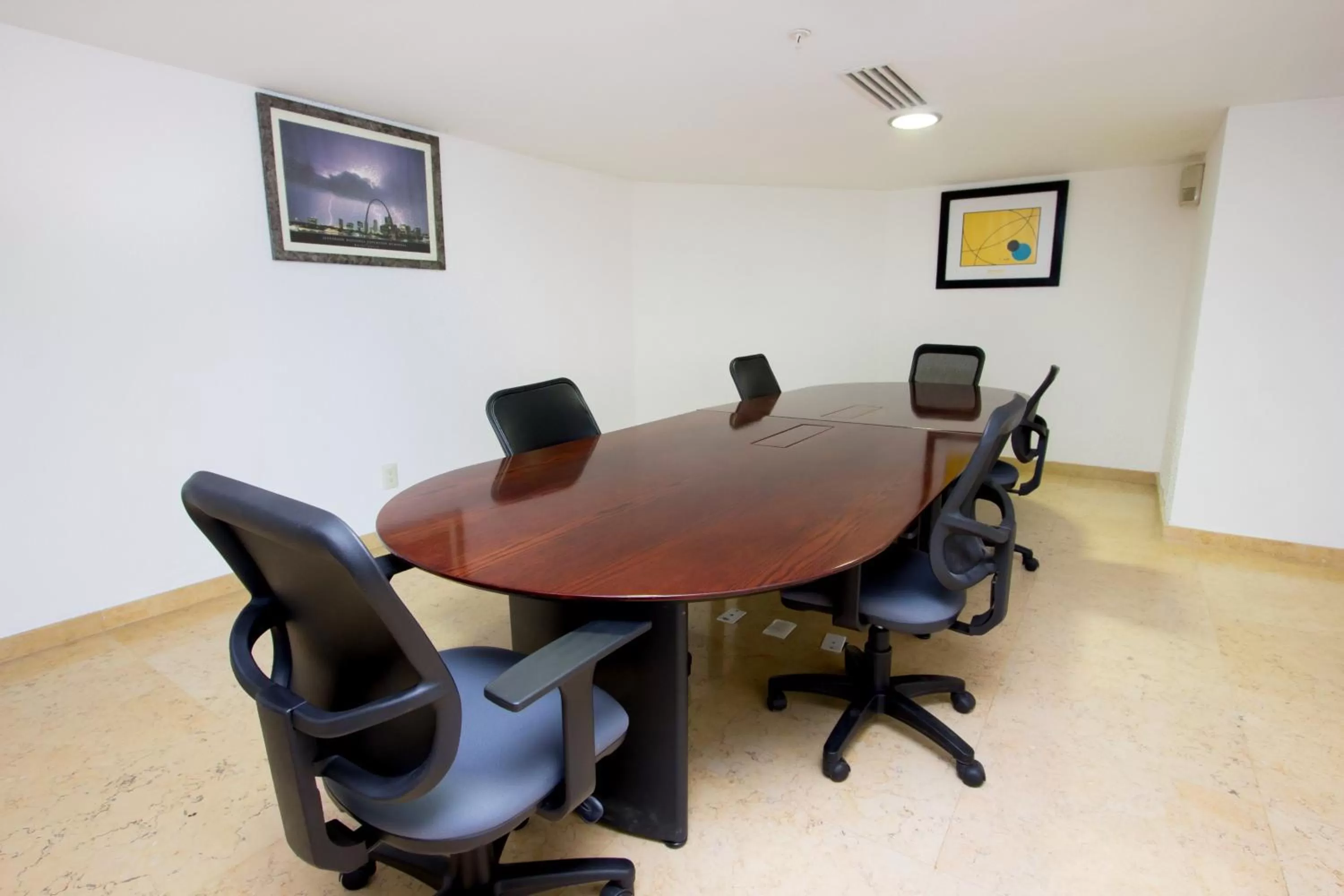 Meeting/conference room in Holiday Inn Express Nuevo Laredo by IHG