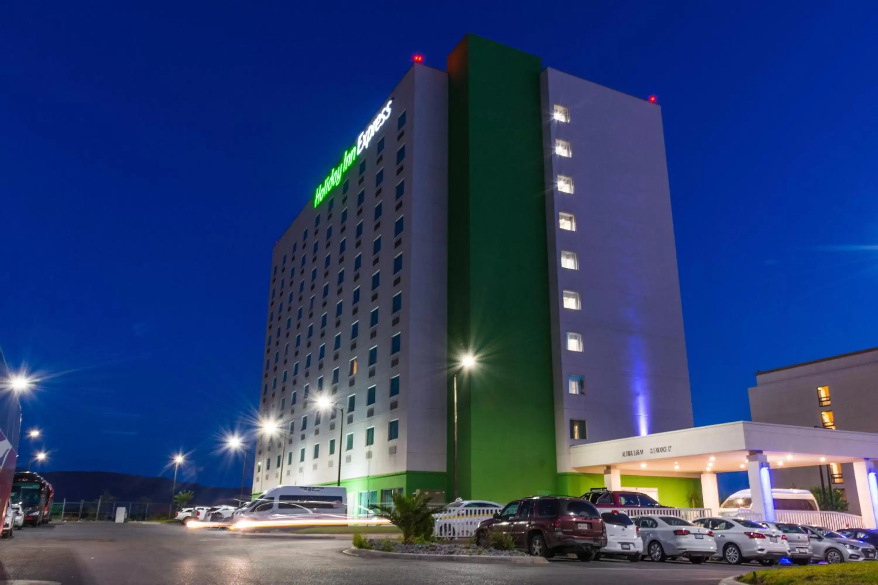 Property Building in Holiday Inn Express Saltillo Zona Aeropuerto, an IHG Hotel