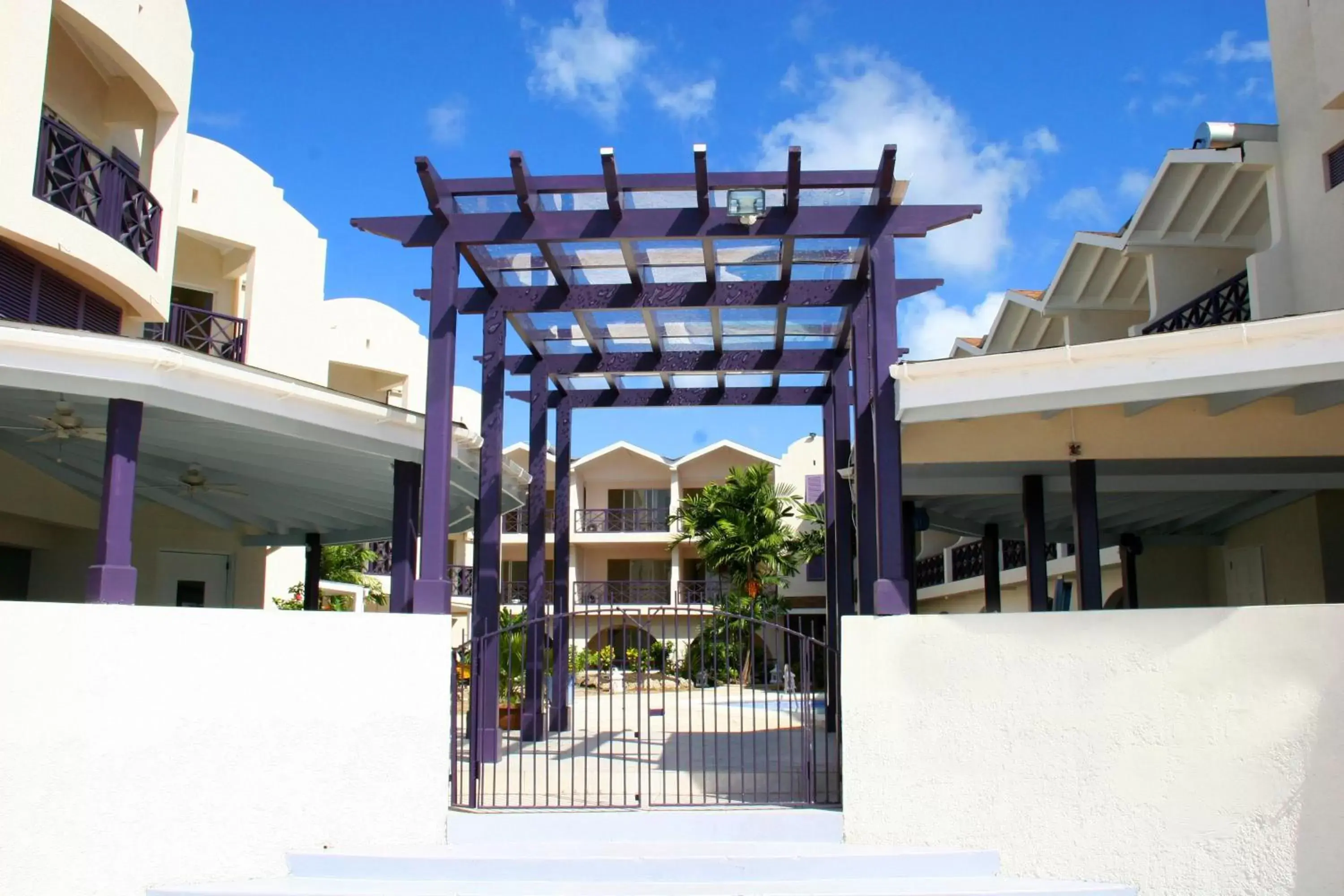 Facade/entrance, Property Building in Infinity on the Beach