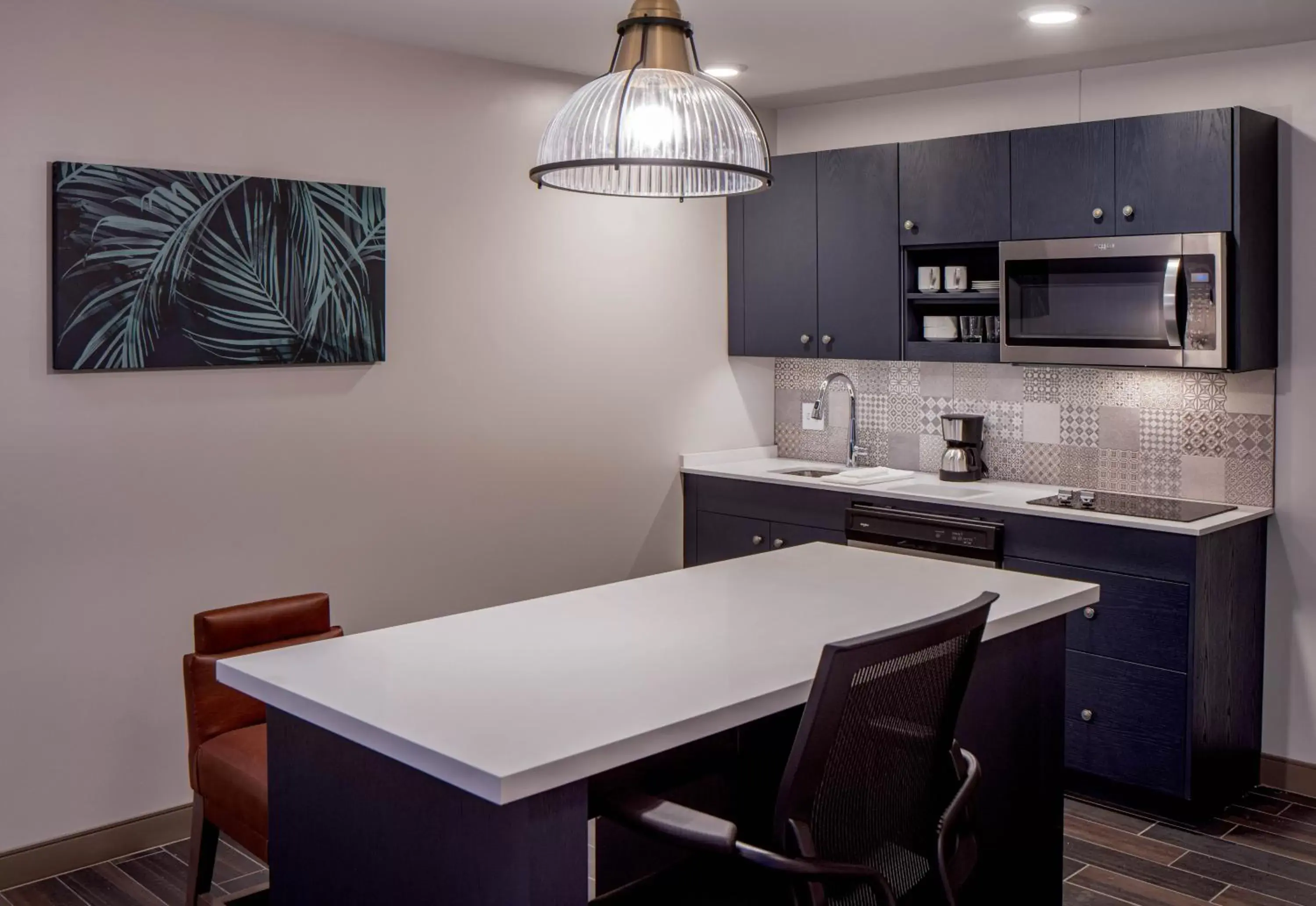 Kitchen or kitchenette, Kitchen/Kitchenette in Hyatt House Tampa Downtown