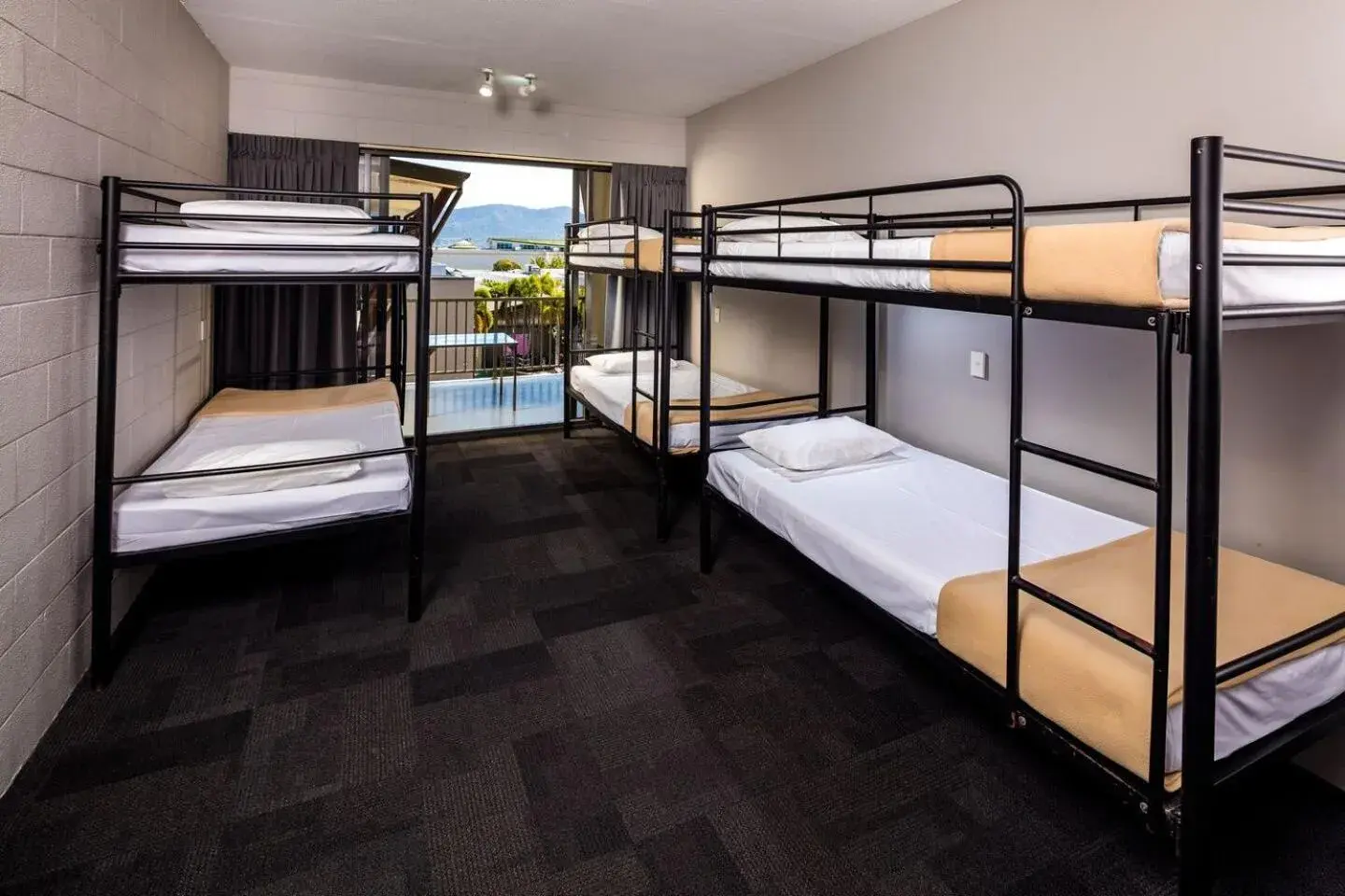 Bed, Bunk Bed in Gilligan's Backpacker Hotel & Resort Cairns