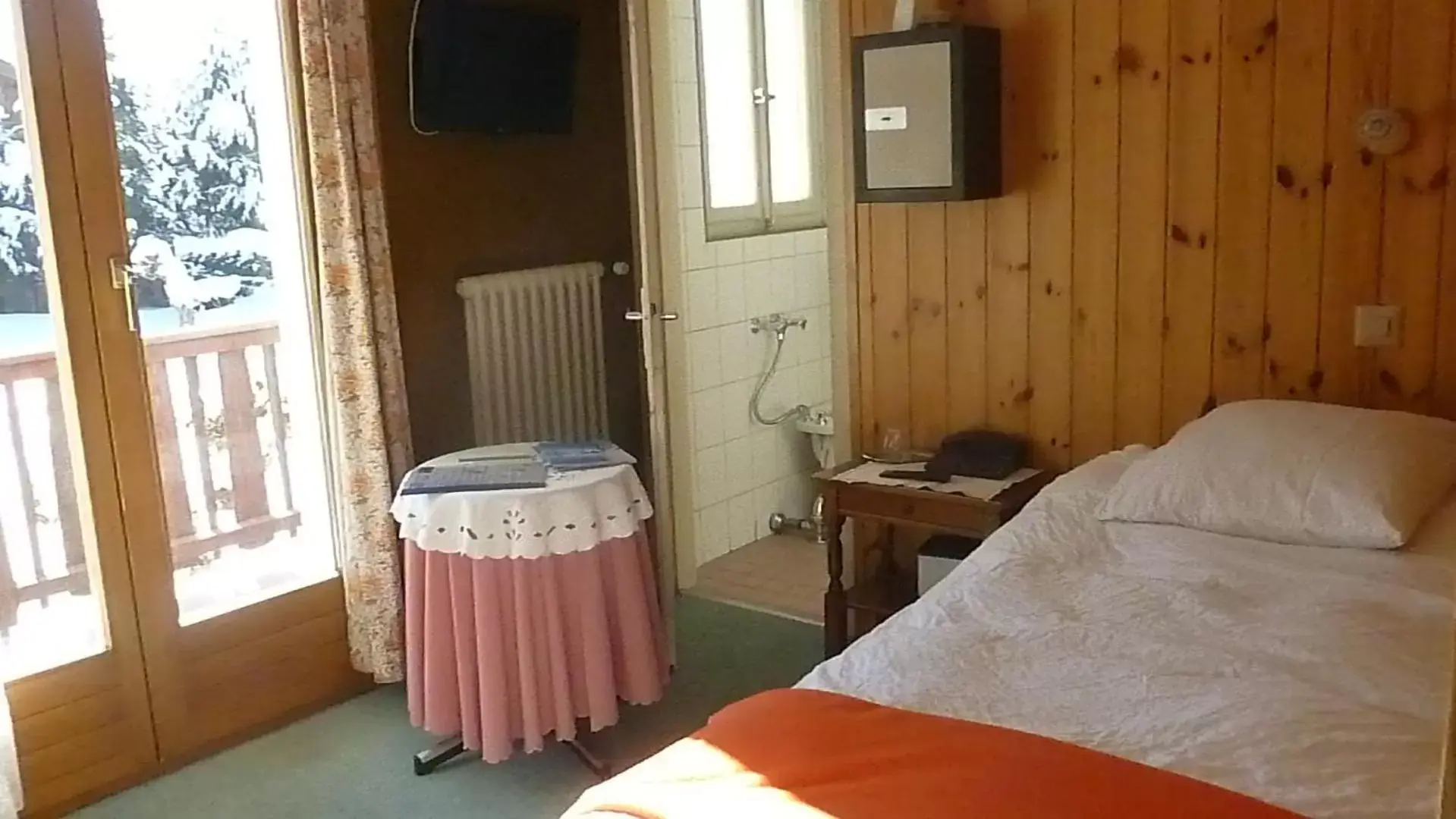 Bedroom, Seating Area in Hotel de la Poste Verbier