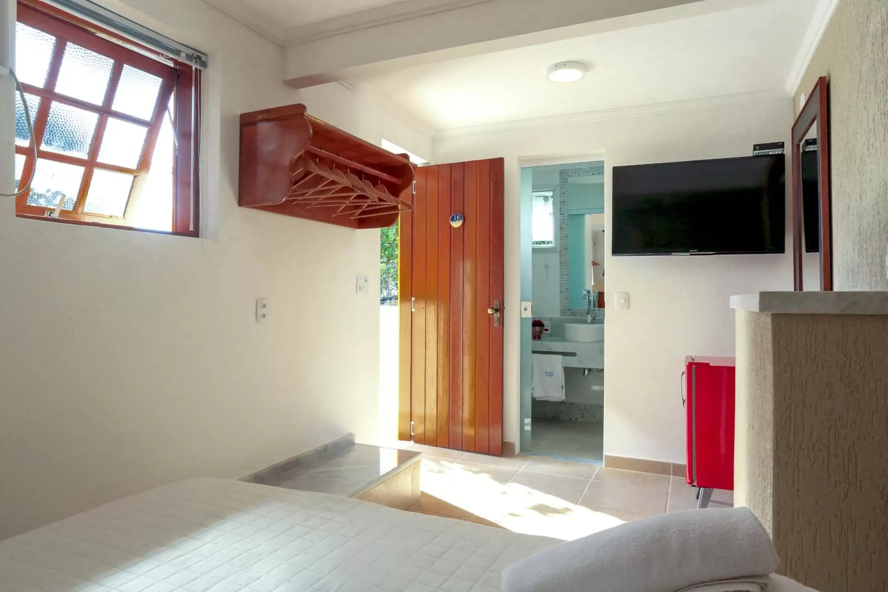 Bedroom, TV/Entertainment Center in Bliss Hotéis Concept
