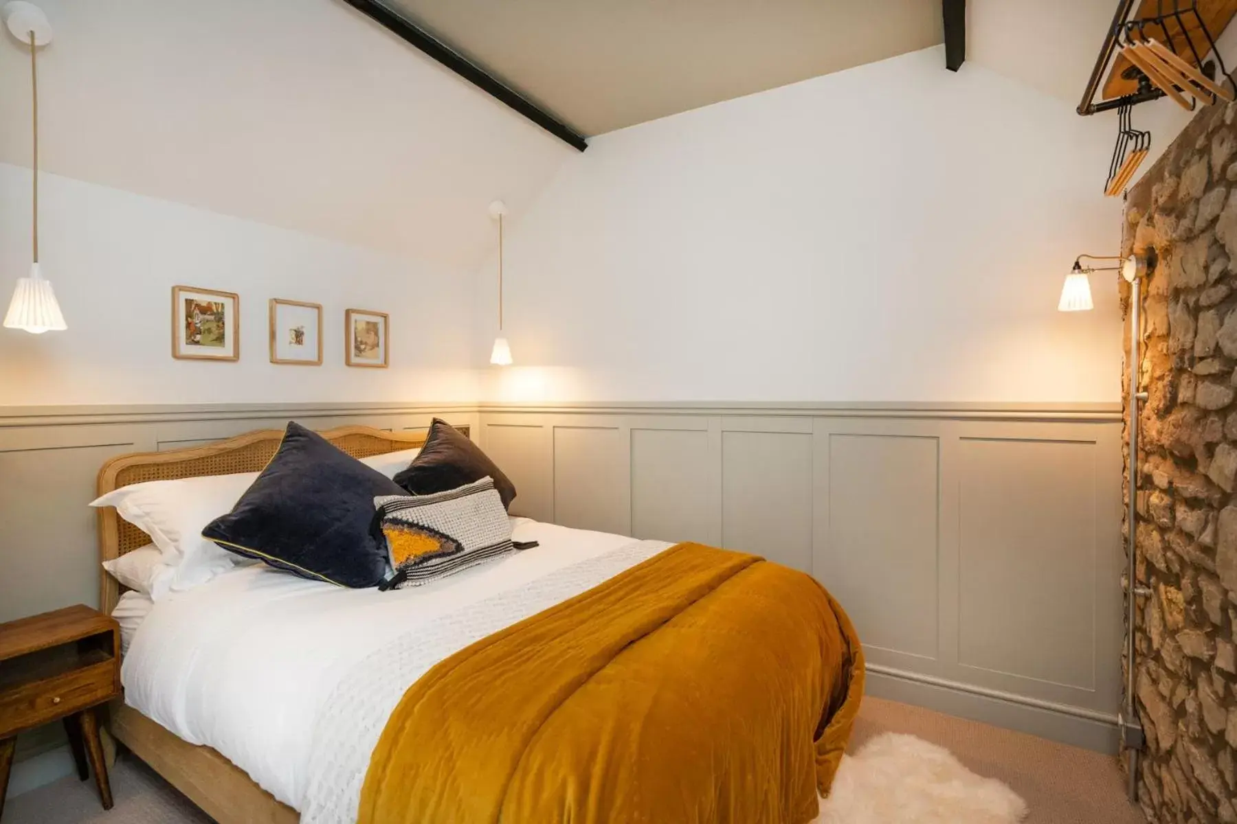 Bedroom, Bed in The Queens Chew Magna