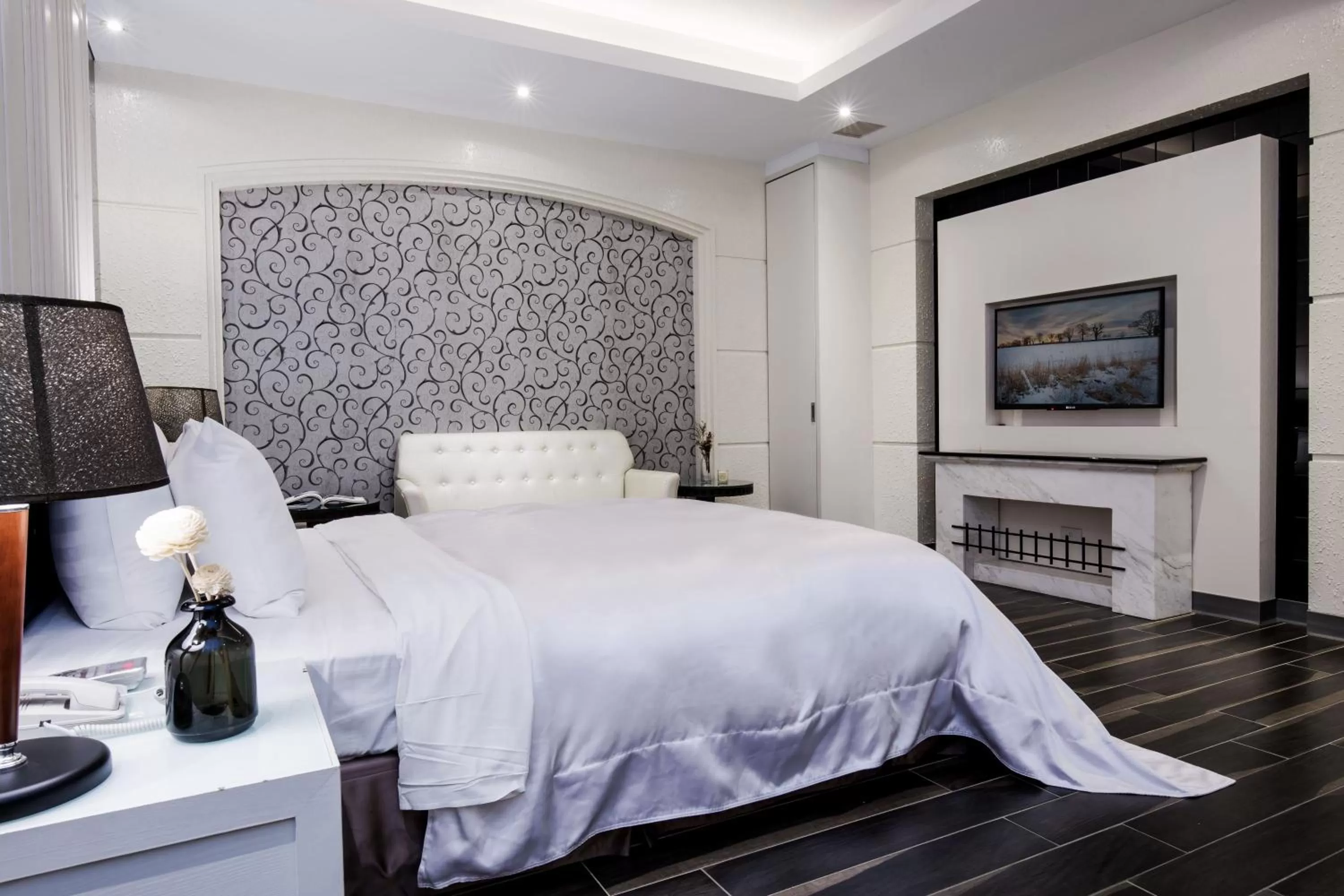 Bedroom, Bed in Duo Romance Hotel