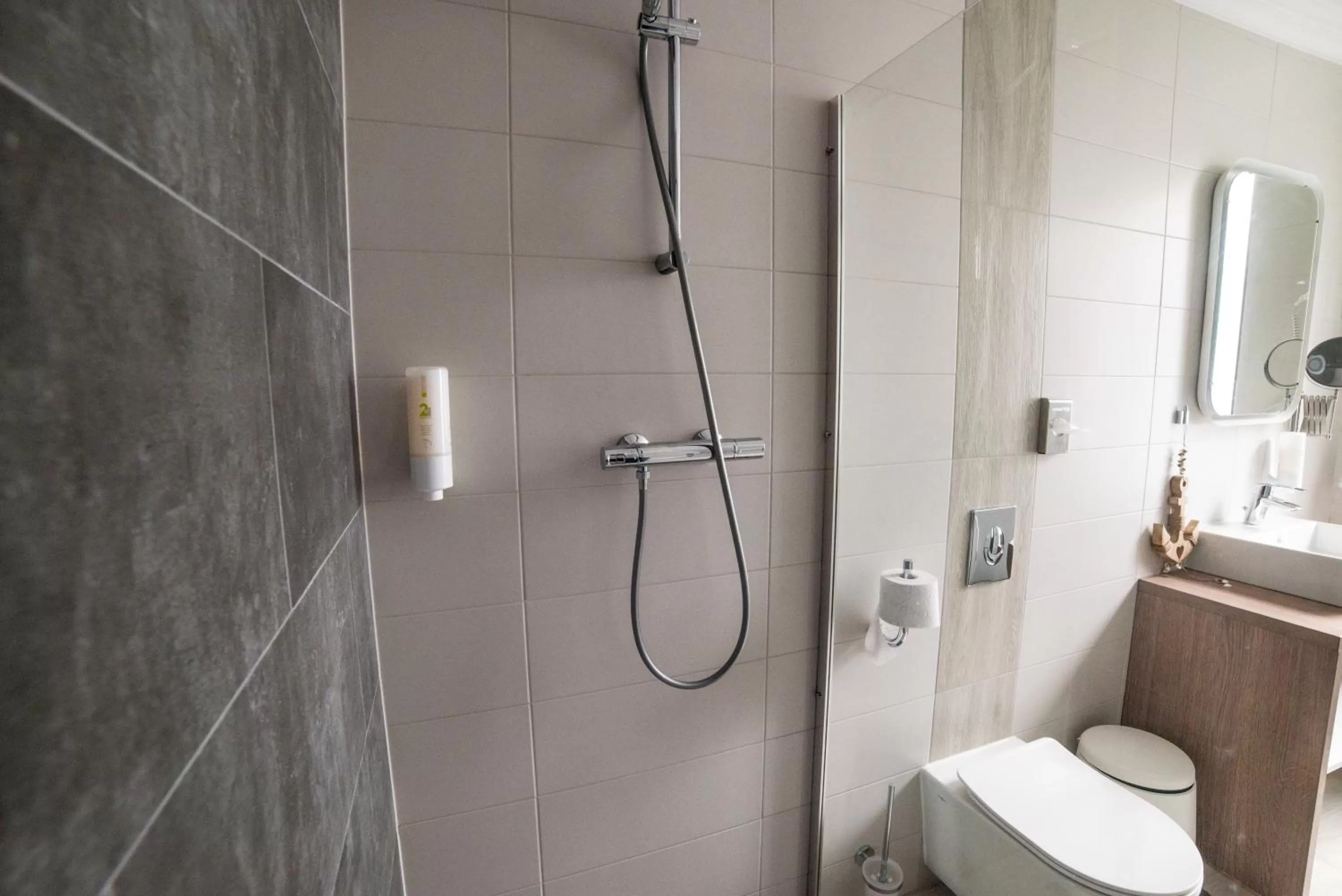 Shower in compleX living aparthotel
