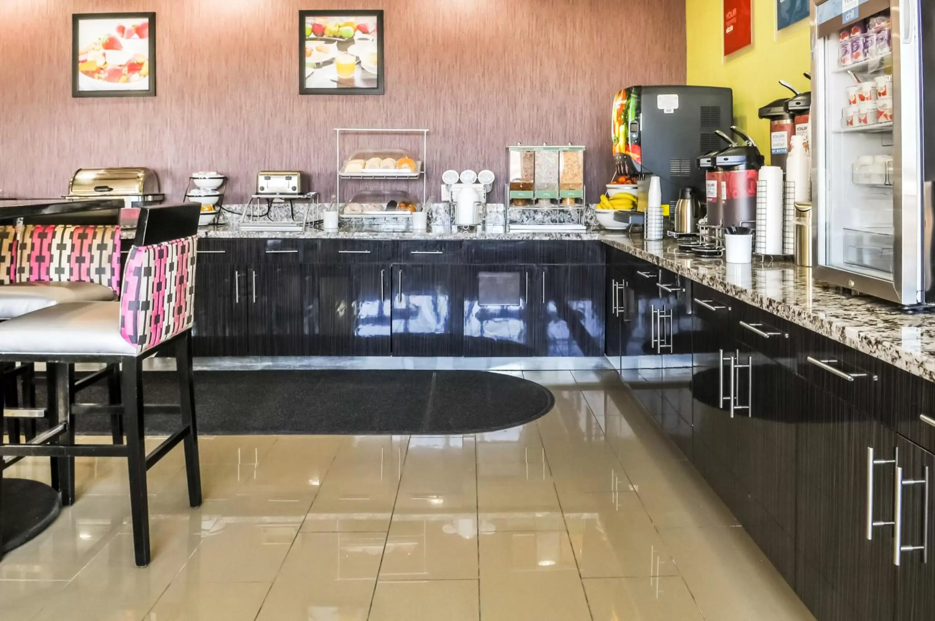 Breakfast, Restaurant/Places to Eat in Comfort Inn & Suites Artesia