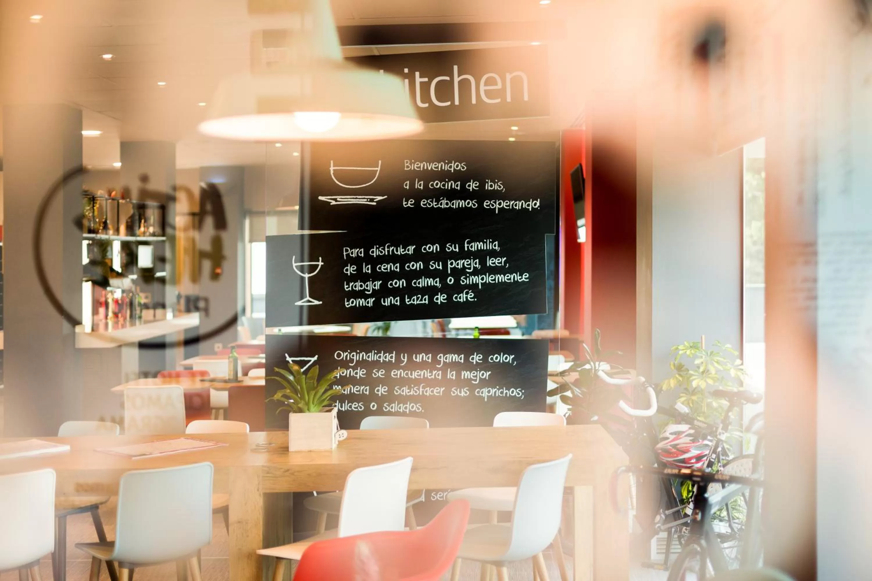 Restaurant/places to eat in Ibis Montmelo Granollers