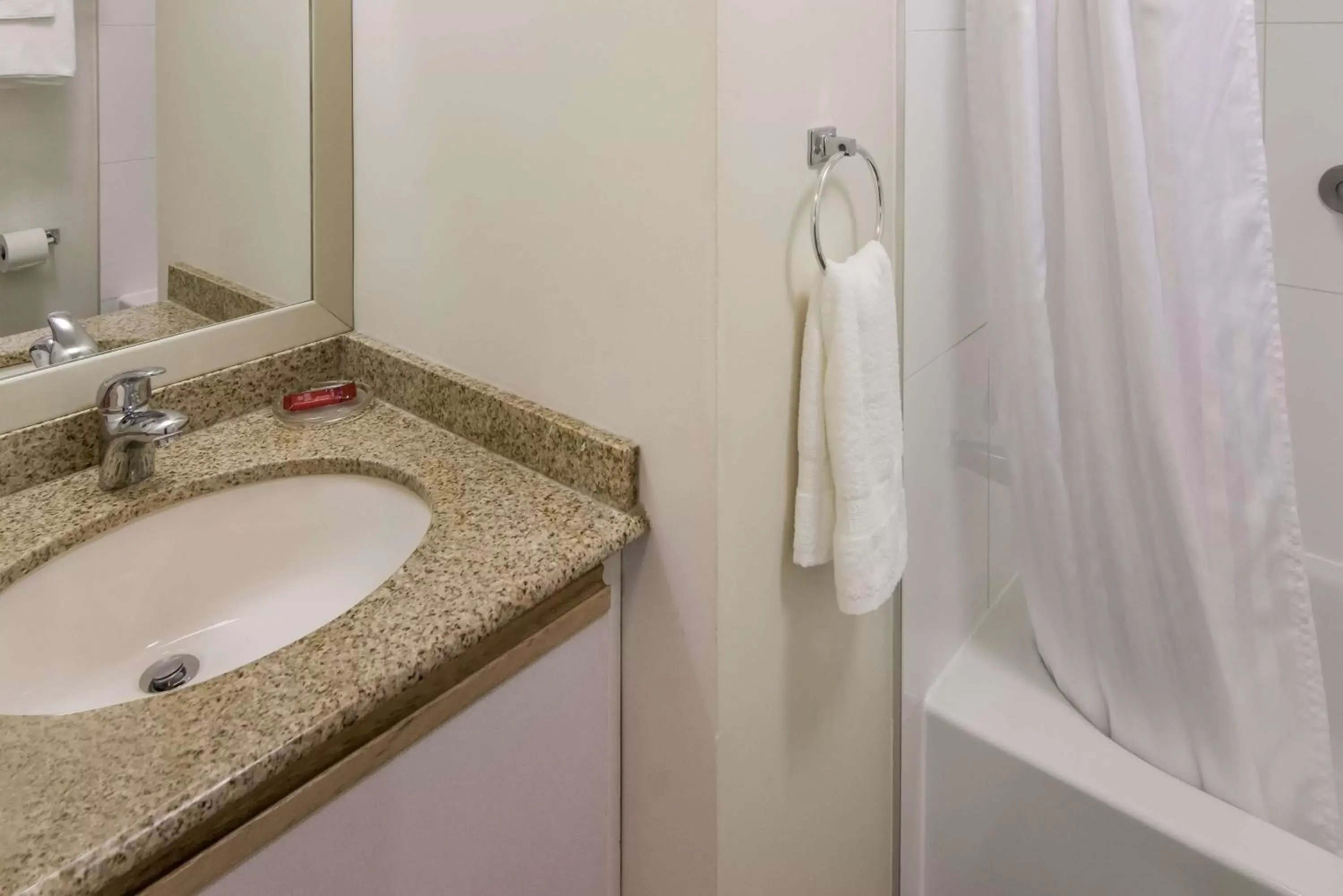 Bathroom in SureStay Hotel by Best Western North Vancouver Capilano