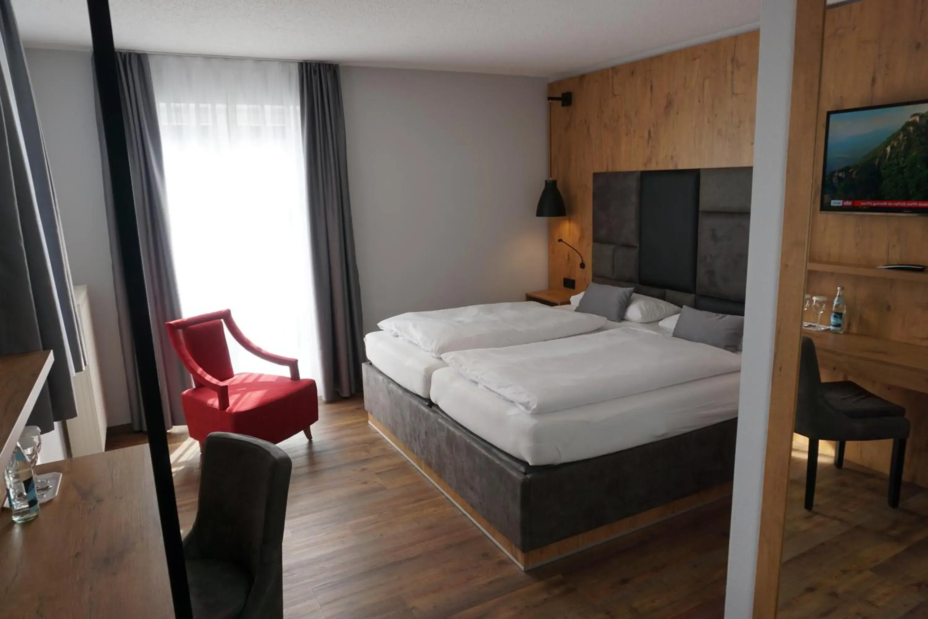 Photo of the whole room, Bed in Hotel Grüner Baum