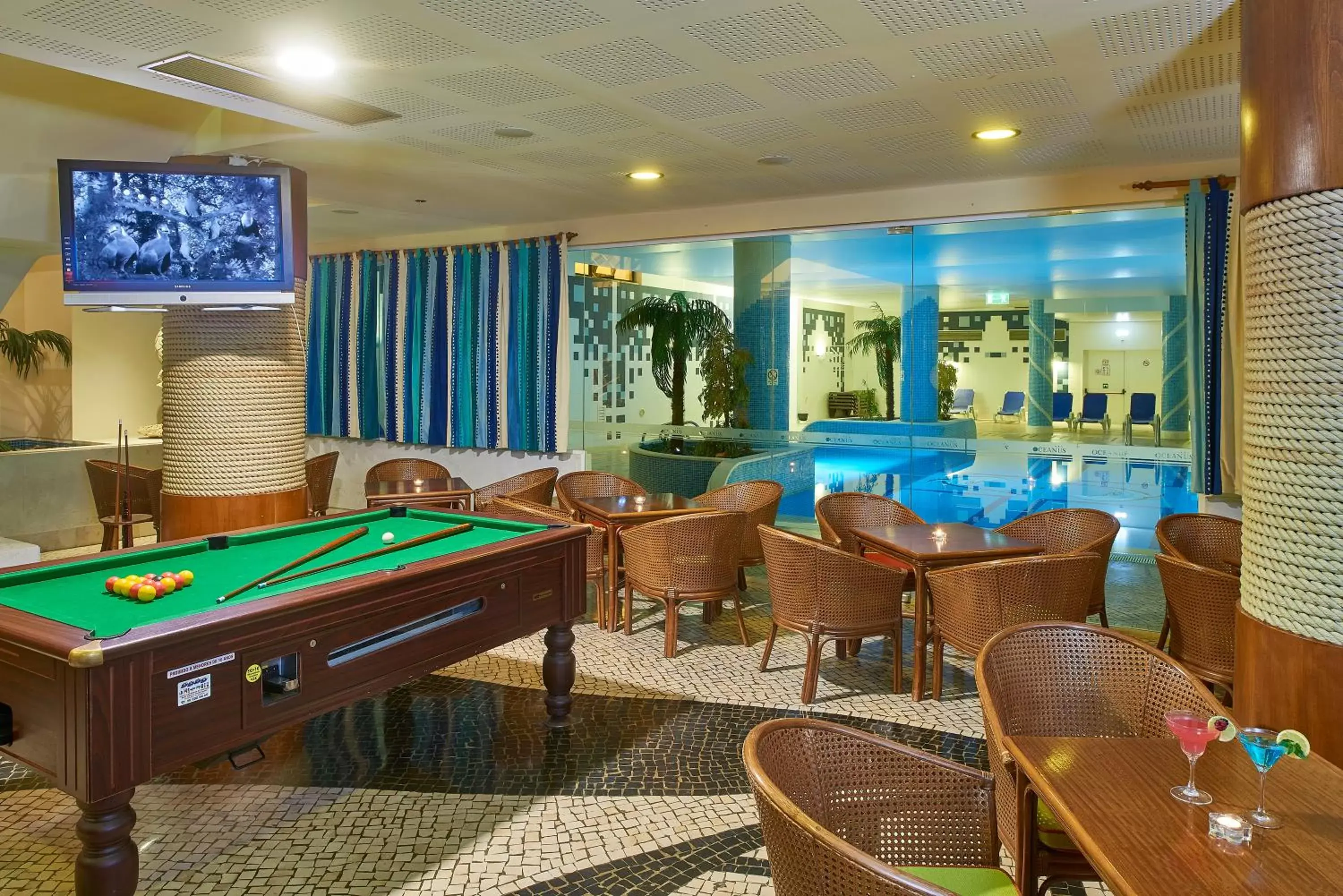 Lounge or bar, Billiards in Oceanus Aparthotel