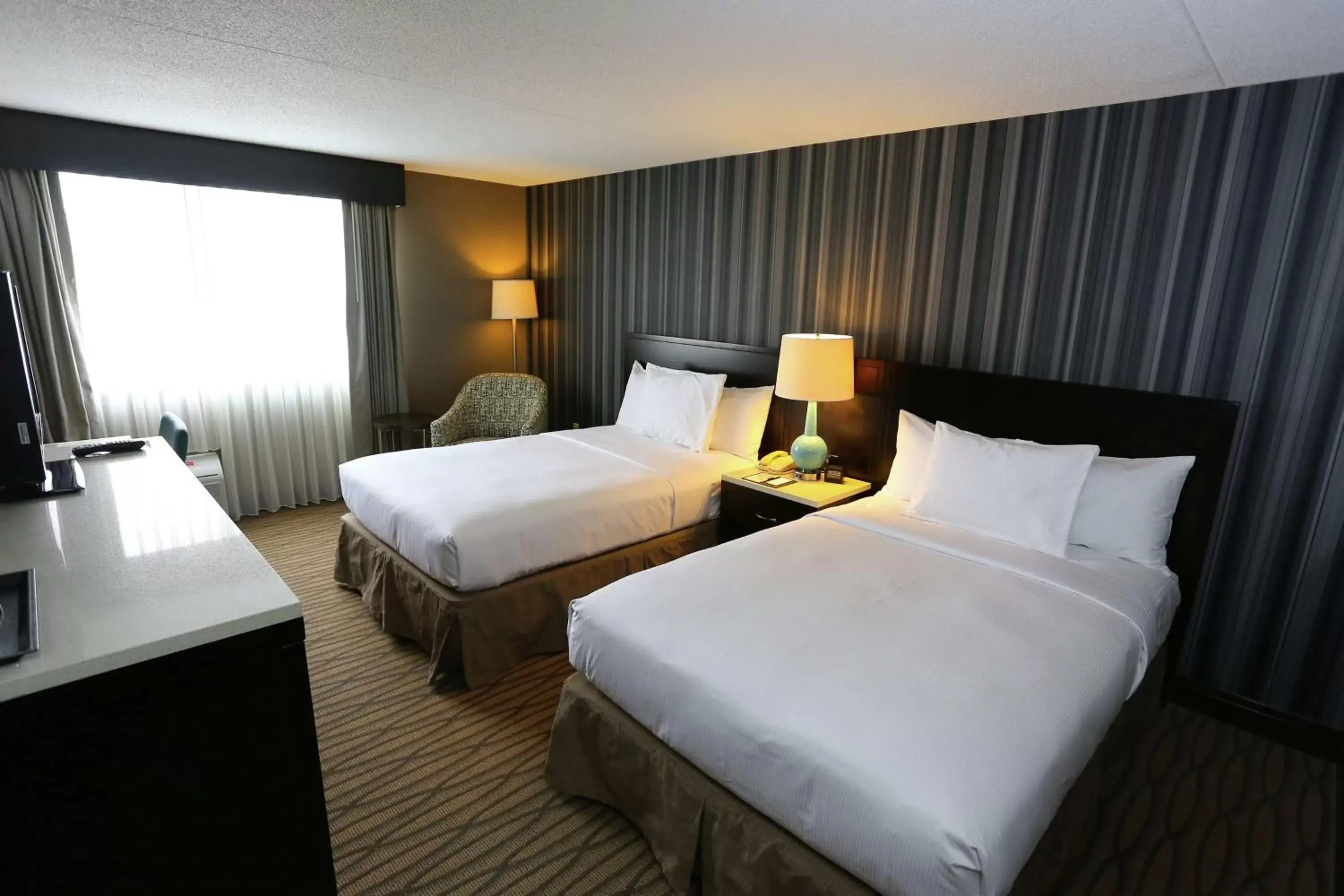 View (from property/room), Bed in DoubleTree by Hilton Cleveland – Westlake