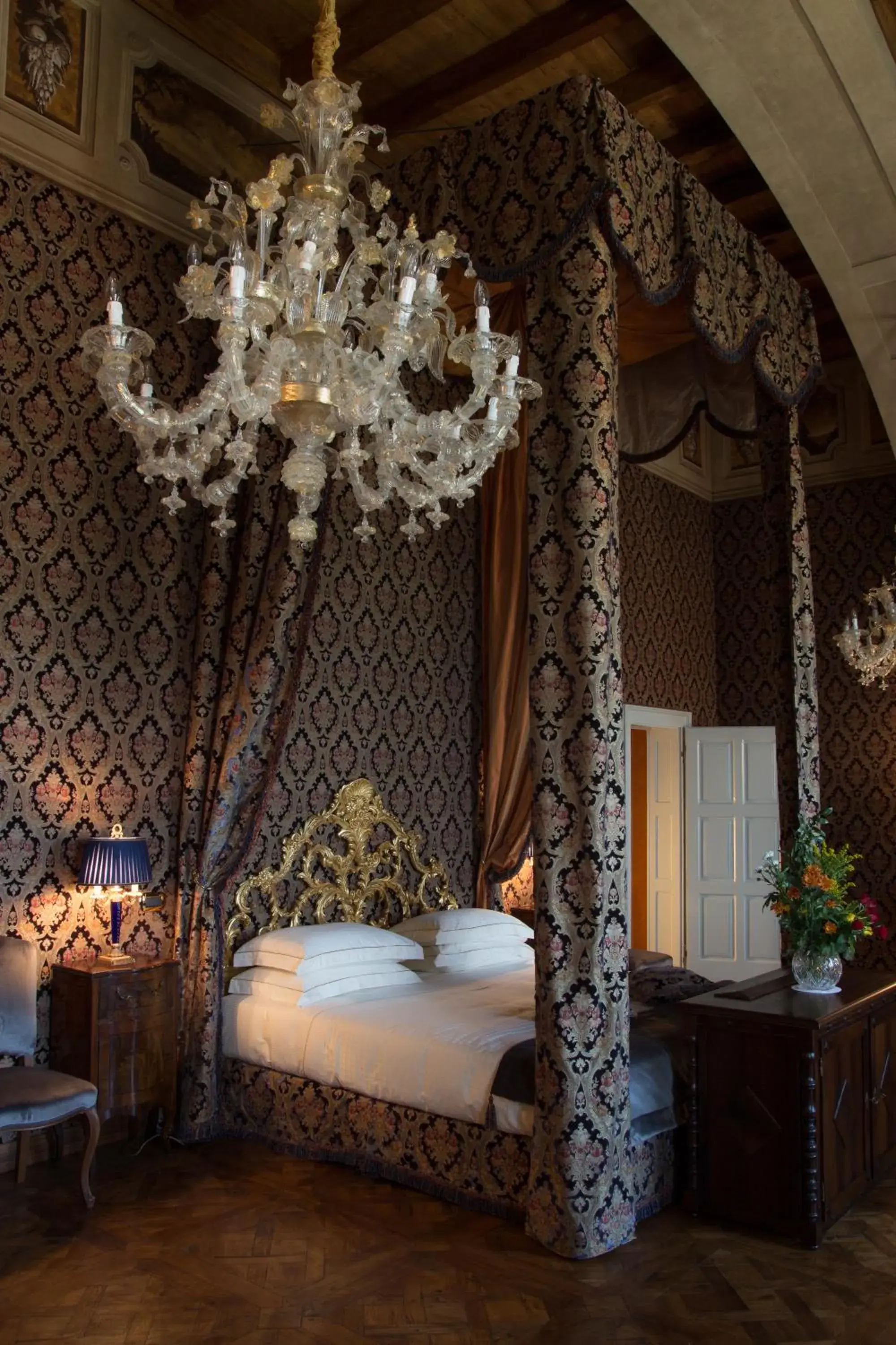 Photo of the whole room, Bed in Castello di Guarene